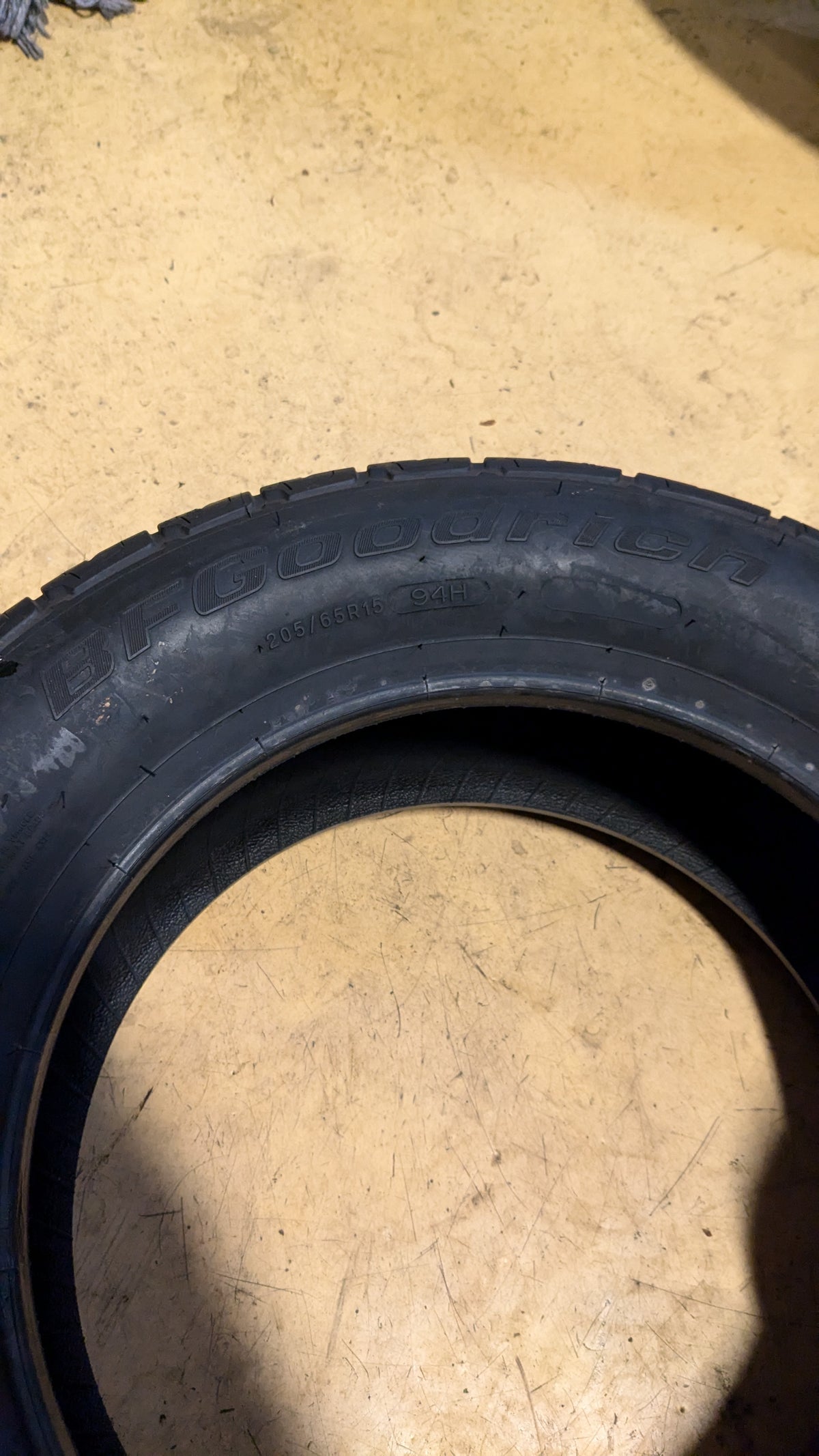 NOS BFGOODRICH ADVANTAGE T/A SPORT BSW P 205 65 15 94H PERFORMANCE TIRE 21777