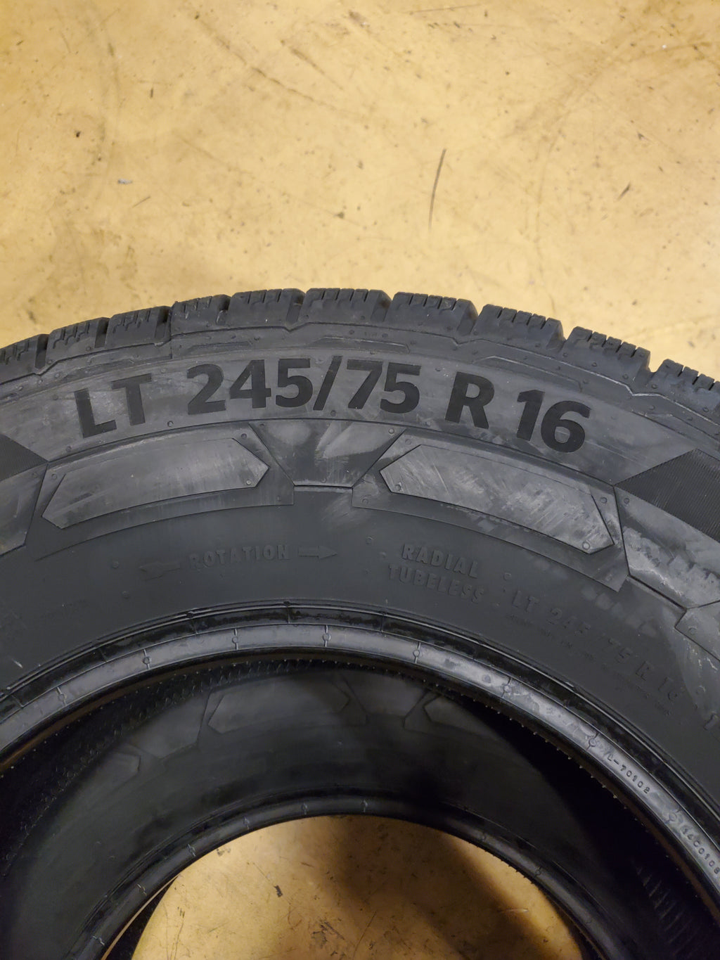 2 CONTINENTAL VANCONTACT WINTER P 245 75 16 120/116Q 10PLY TIRE 4531650000