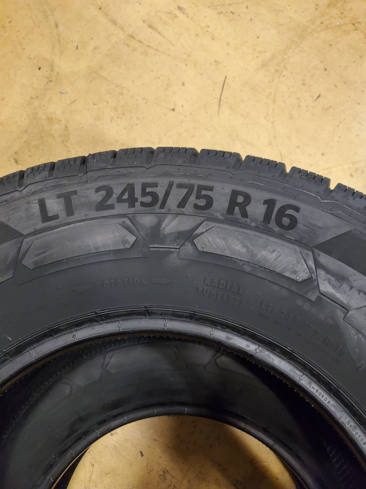 2 CONTINENTAL VANCONTACT WINTER P 245 75 16 120/116Q 10PLY TIRE 4531650000