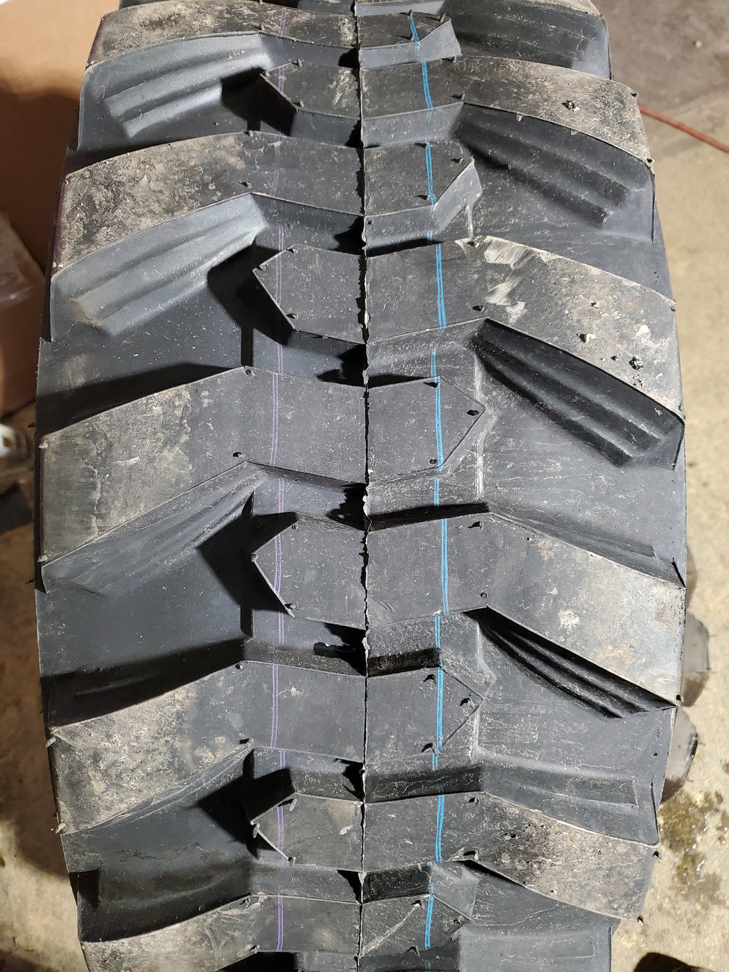 HORSESHOE SKS1 BSW  12 16.5 T168 14PLY SKIDSTEER TIRE K2112210Q1X2