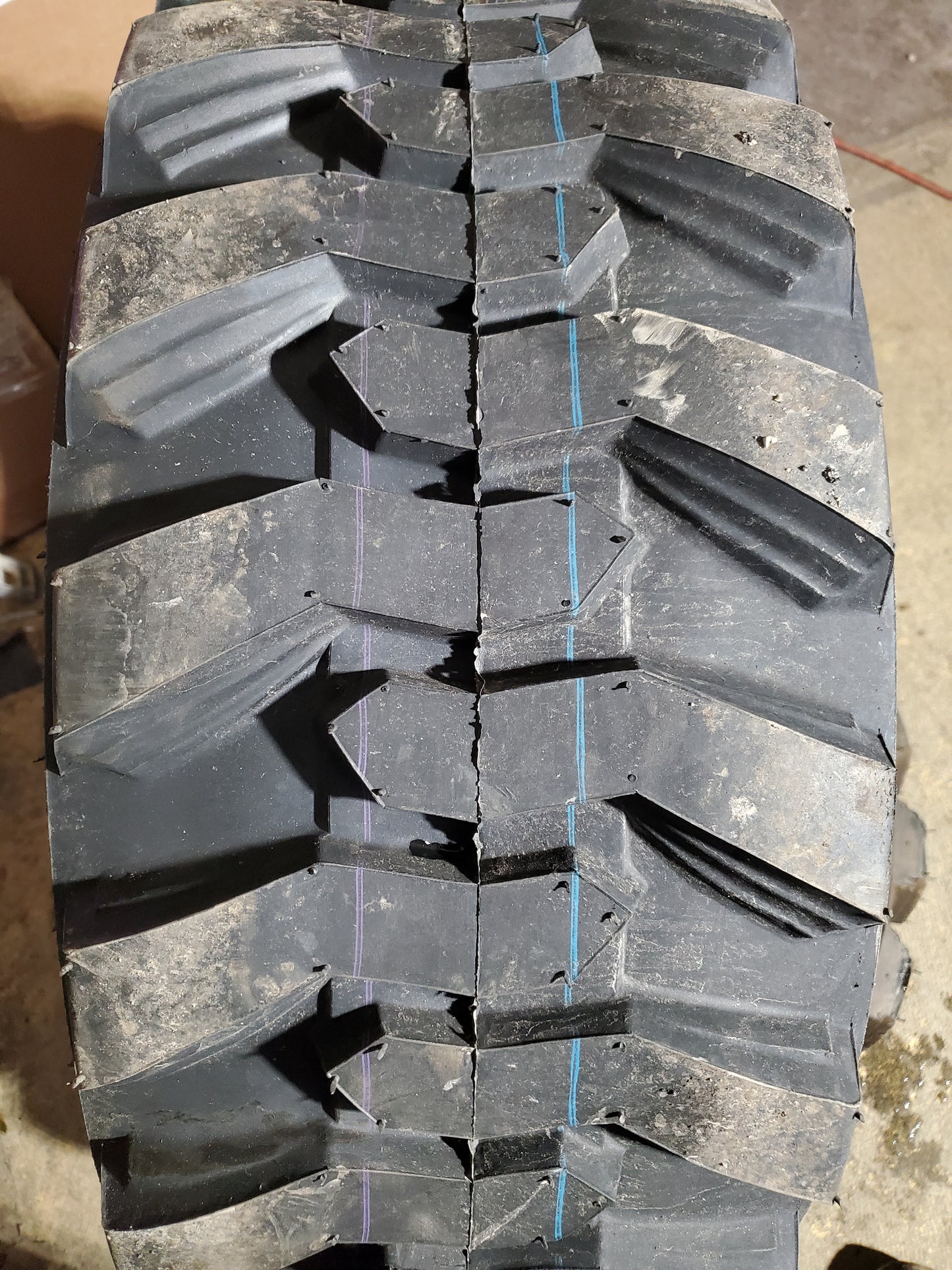 HORSESHOE SKS1 BSW  12 16.5 T168 14PLY SKIDSTEER TIRE K2112210Q1X2
