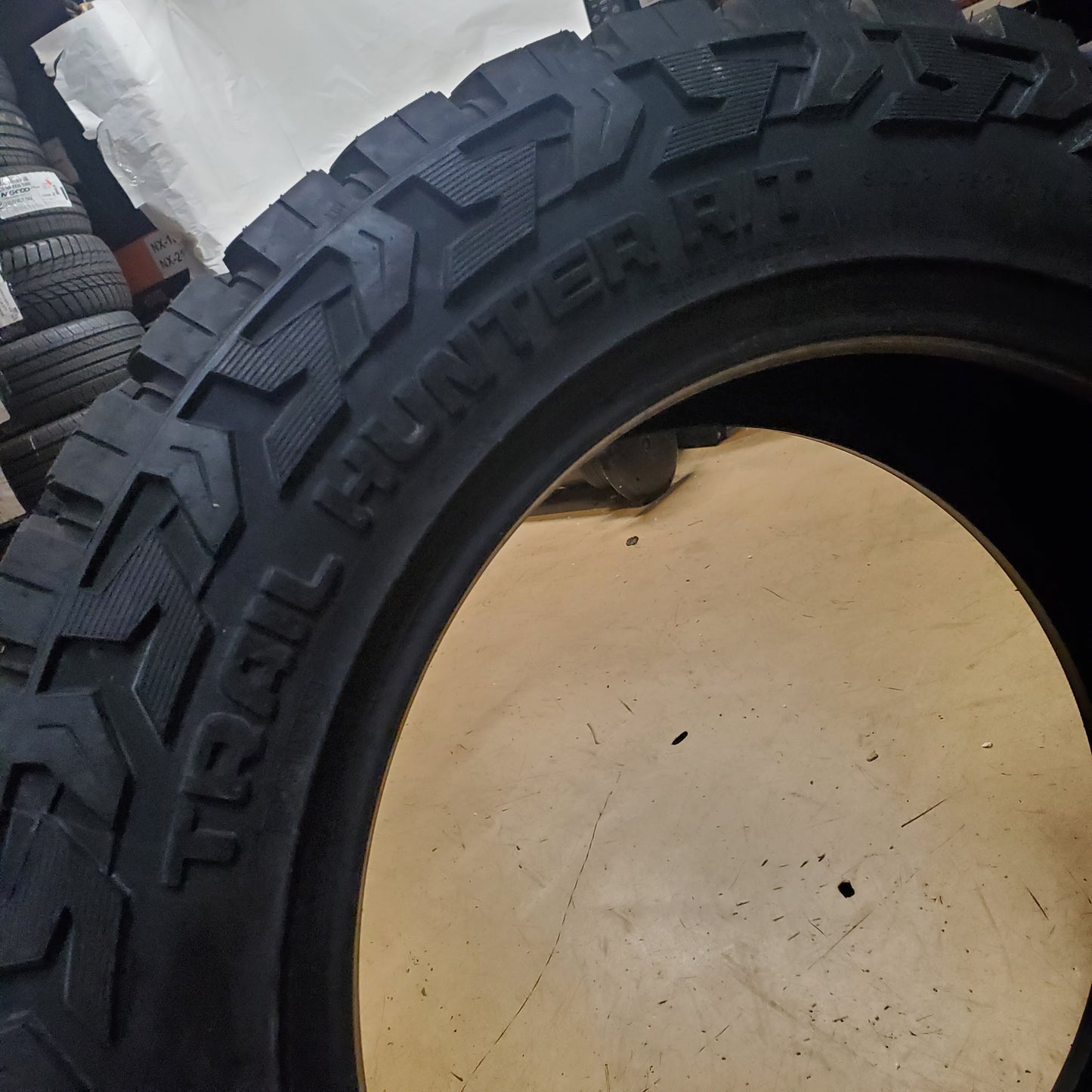 VENOM POWER TRAIL HUNTER RT LT 285 55 20 122/119R LRE 10PLY RUGGED TERRAIN TIRE CVPTHRT06