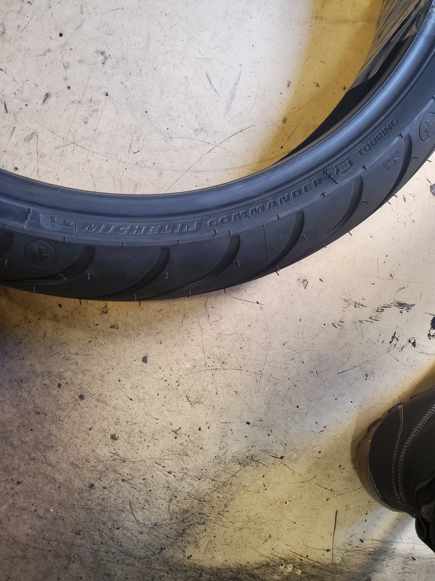 MICHELIN COMMANDER III TOURING BSW 130 60 19 61H FRONT MOTORCYCLE TIRE 44850