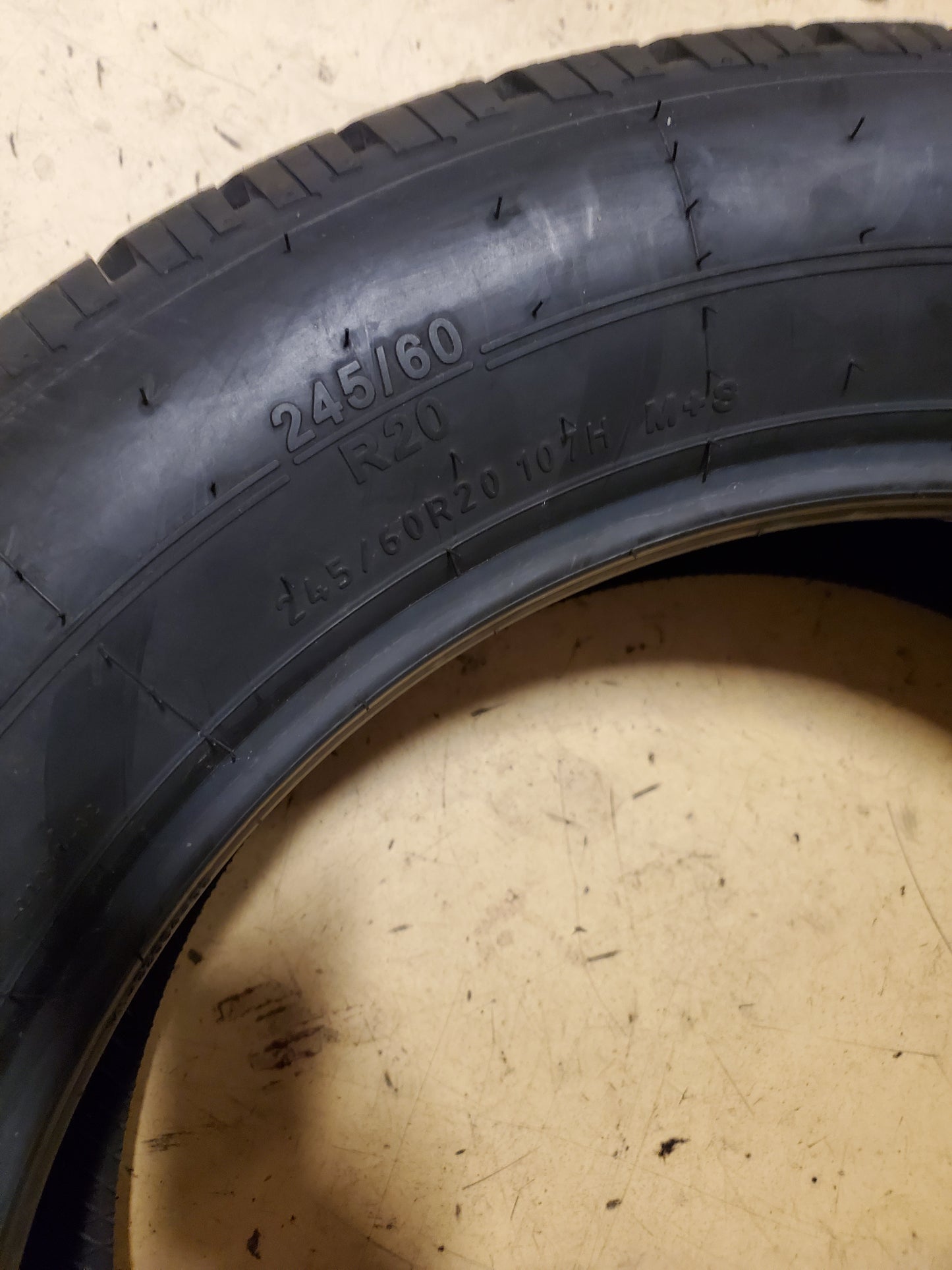 UNIROYAL LAREDO HT BSW P 245 60 20 107H ALL SEASON TIRE 42172