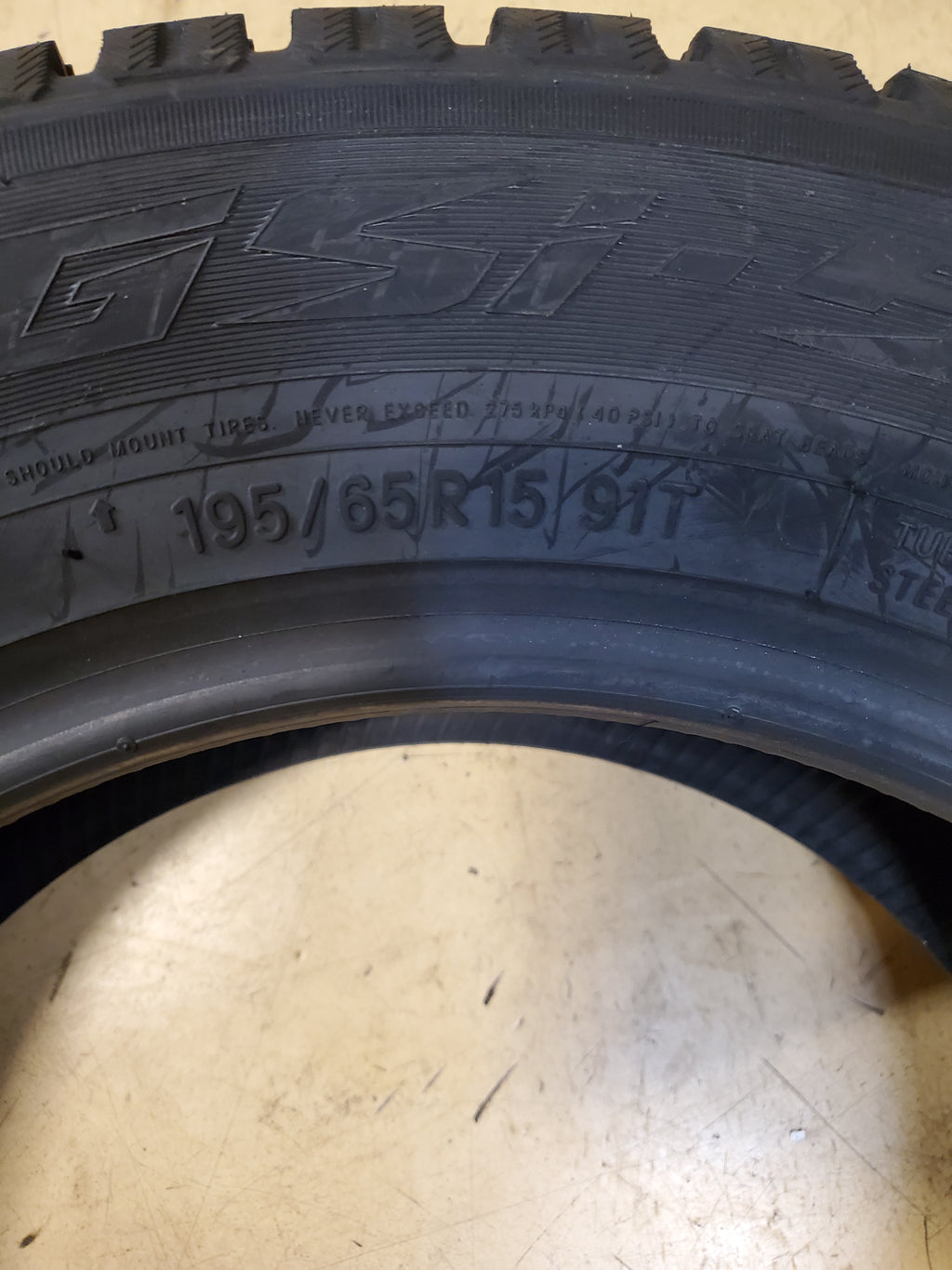 NOS TOYO OBSERVE GSI-5 BSW P 195 65 15 91T WINTER TIRE 130000