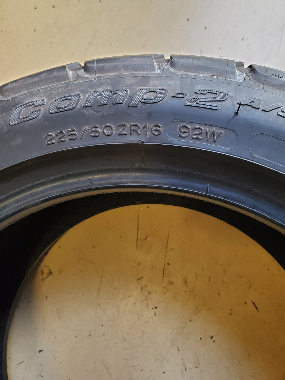 2 USED OS BFGOODRICH G-FORCE COMP-2 A/S BSW P 225 50 16 92W UHP TIRE 37570