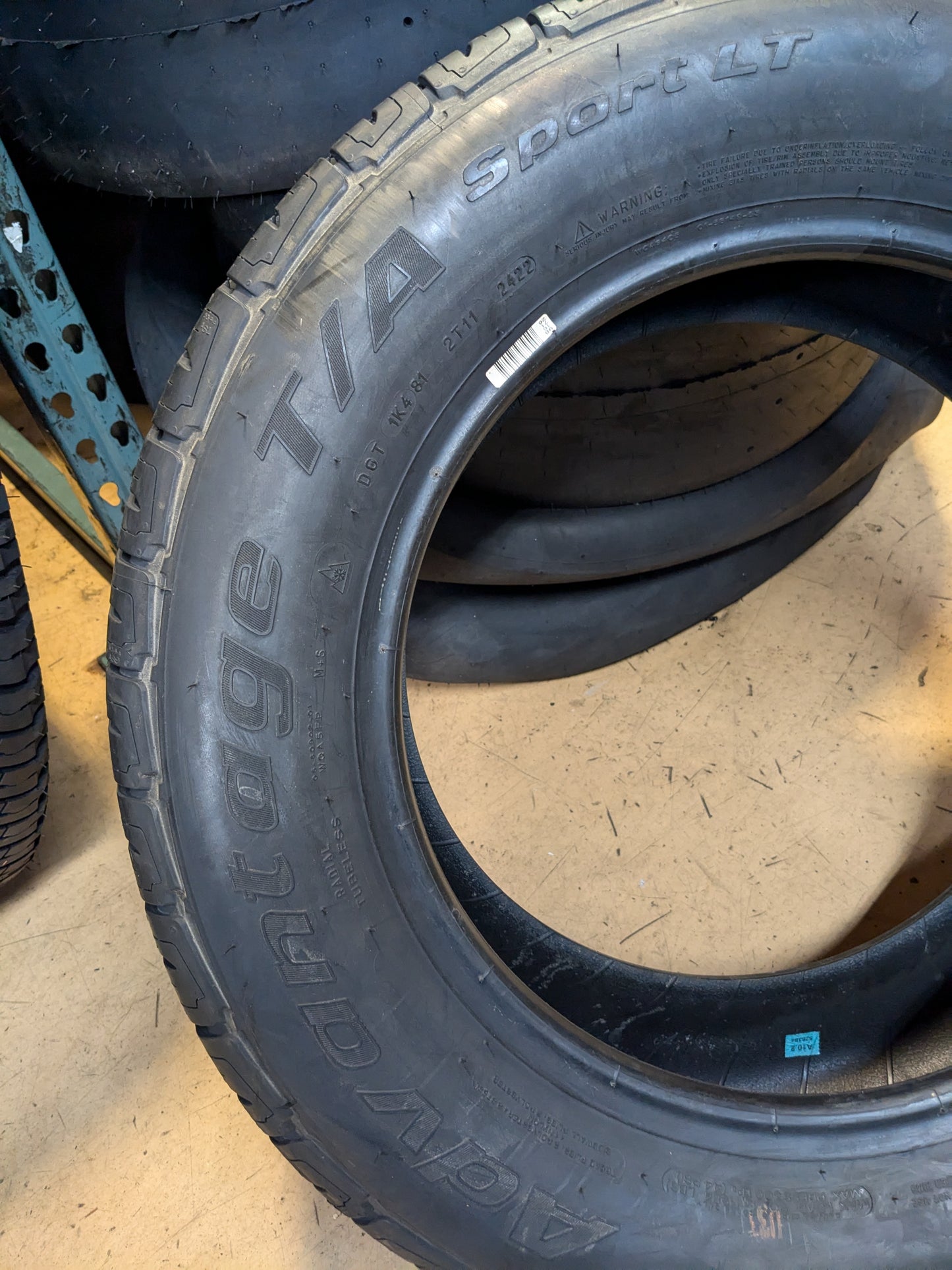 BFGOODRICH ADVANTAGE T/A SPORT BSW LT 235 65 17 104T SL  ALL SEASON TIRE 22172