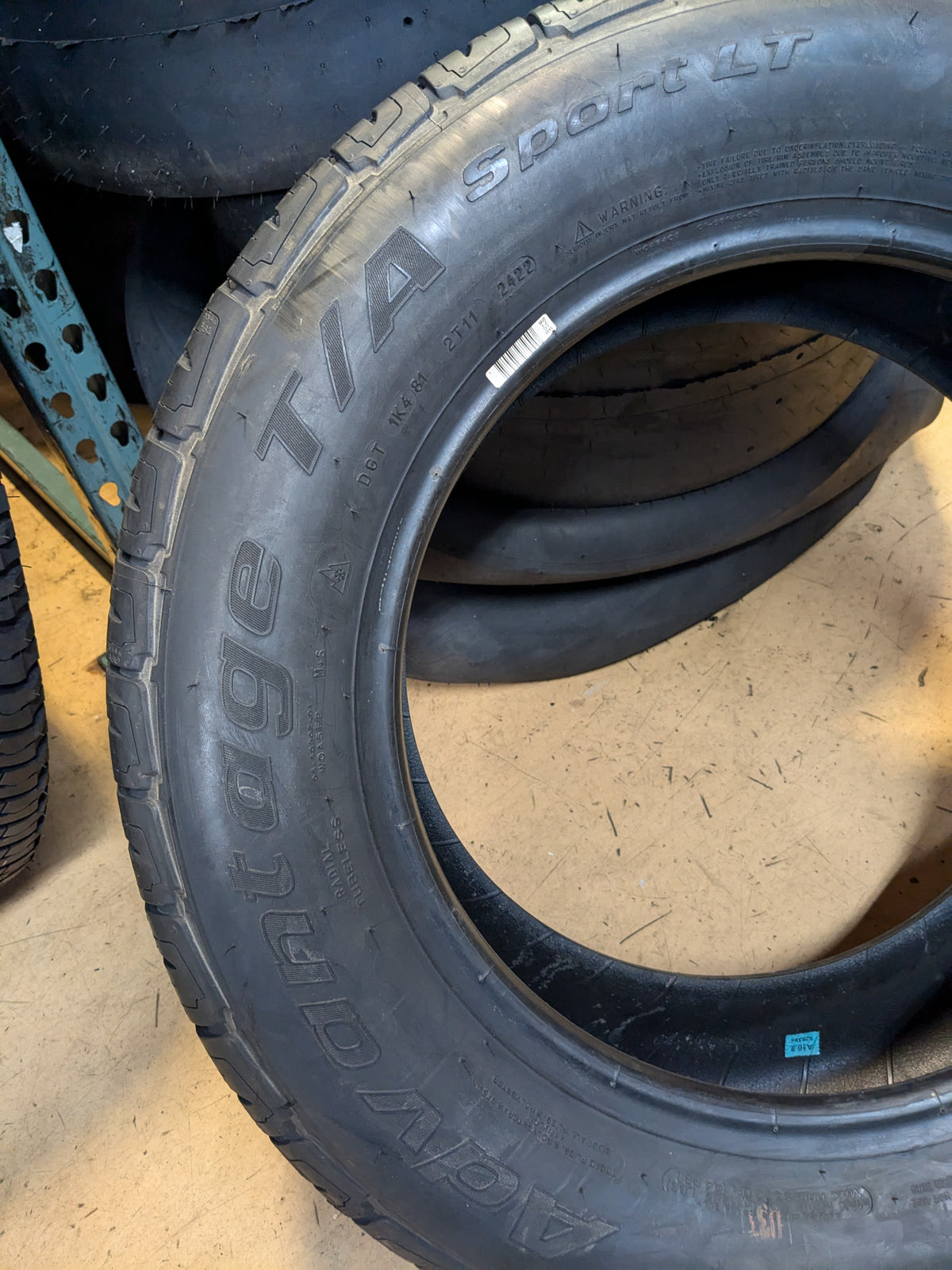 BFGOODRICH ADVANTAGE T/A SPORT BSW LT 235 65 17 104T SL  ALL SEASON TIRE 22172