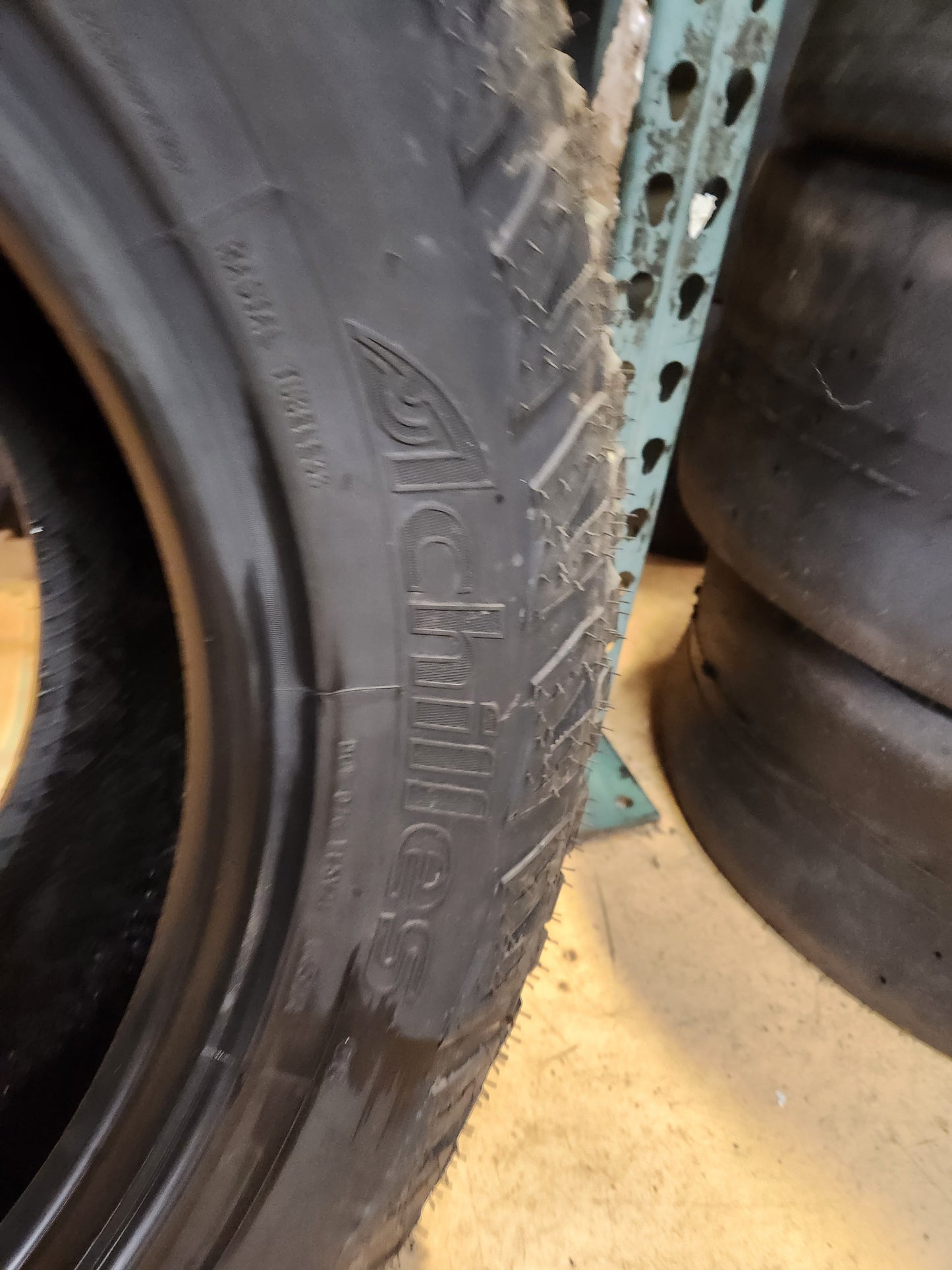 ACHILLES DESERT HAWK AT 3 BSW LT 275 65 18 10PLY 123/120R ALL TERRAIN TIRE ADK40