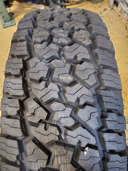 COOPER DISCOVERER STRONGHOLD AT LT 285 75 17 128/125S 10PLY TIRE 170286048