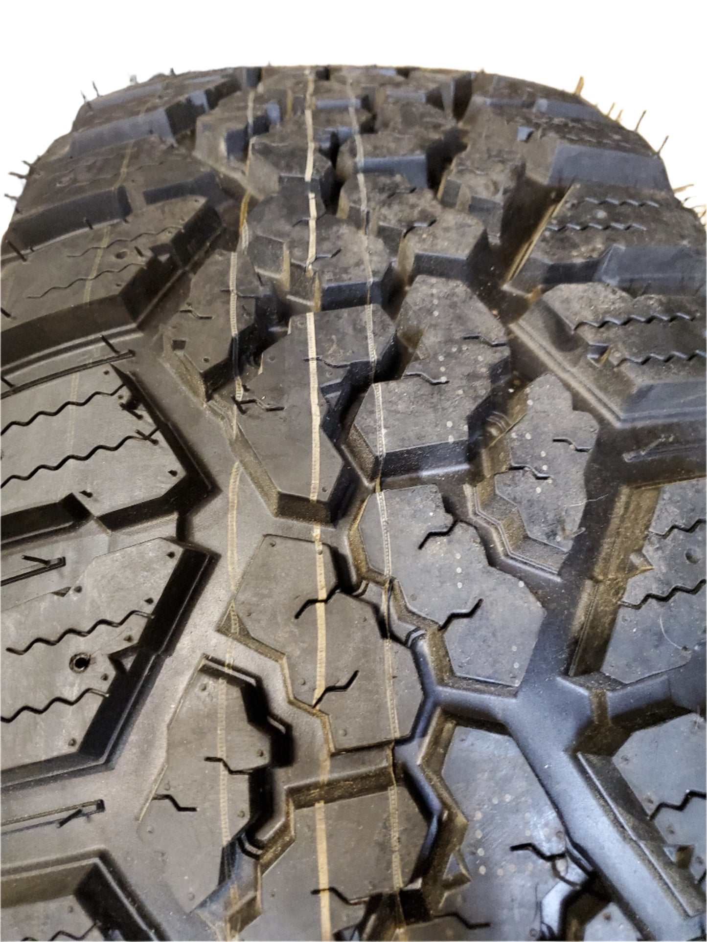 KANATI TRAIL HOG A/T-4 BSW LT 35 12.5 20 121Q 10PLY ALL TERRAIN TIRE LTH2035125E