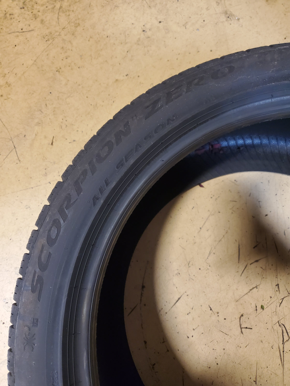 PIRELLI SCORPION ZERO ALL SEASON BSW P 285 40 20 108Y XL  TIRE 3793500