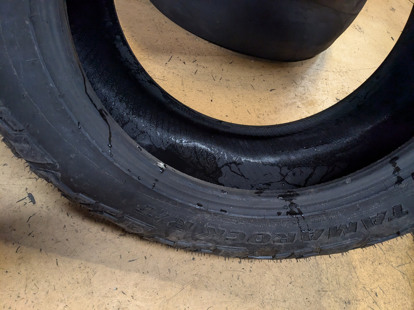 2 ARROYO TAMAROCK R/T BSW P 305 55 20 116T RUGGED TERRAIN TIRE ATRT37