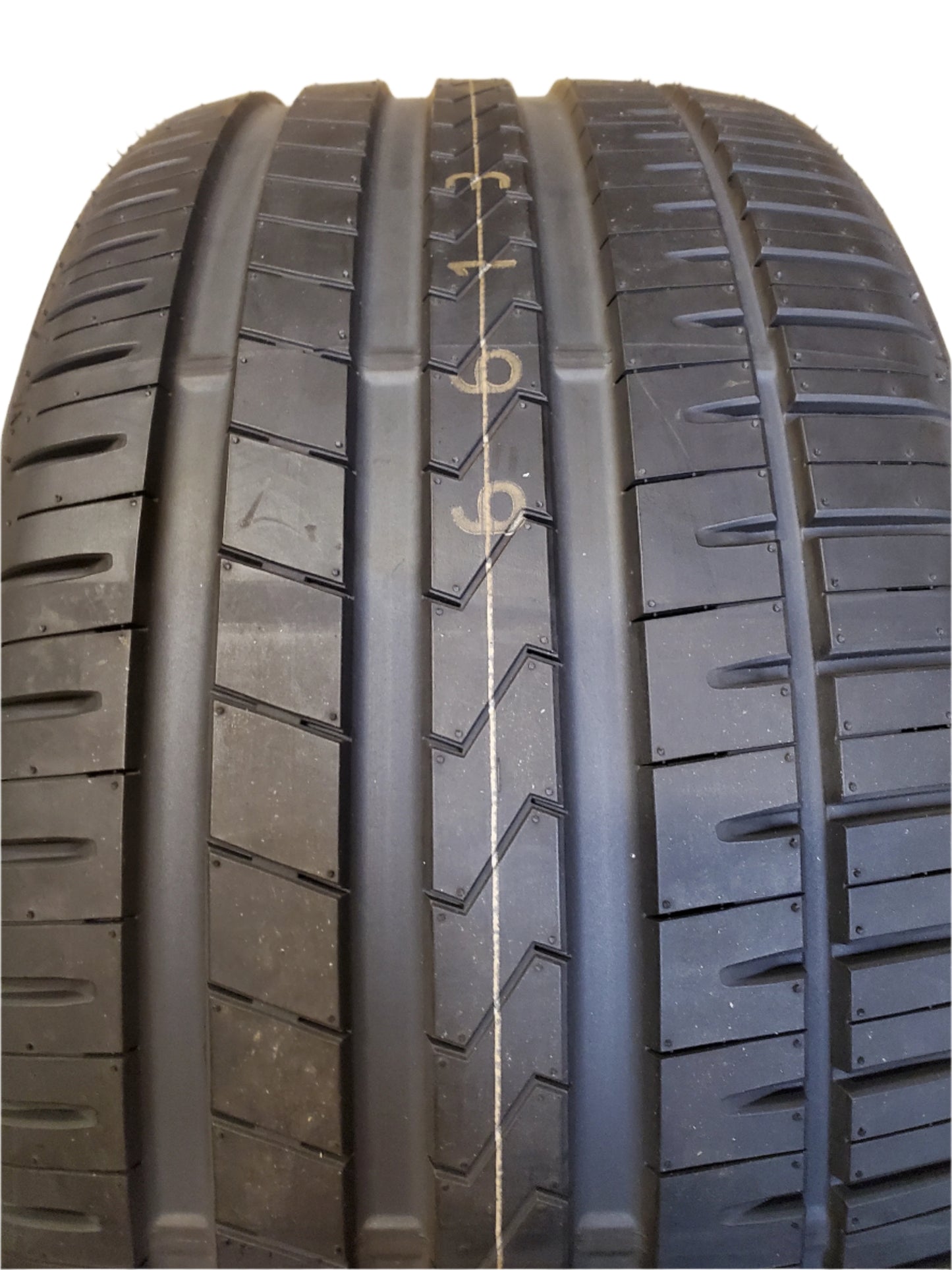 NOS FALKEN AZENIS FK510 BSW P 275 35 20 102Y XL UHP TIRE 28036351
