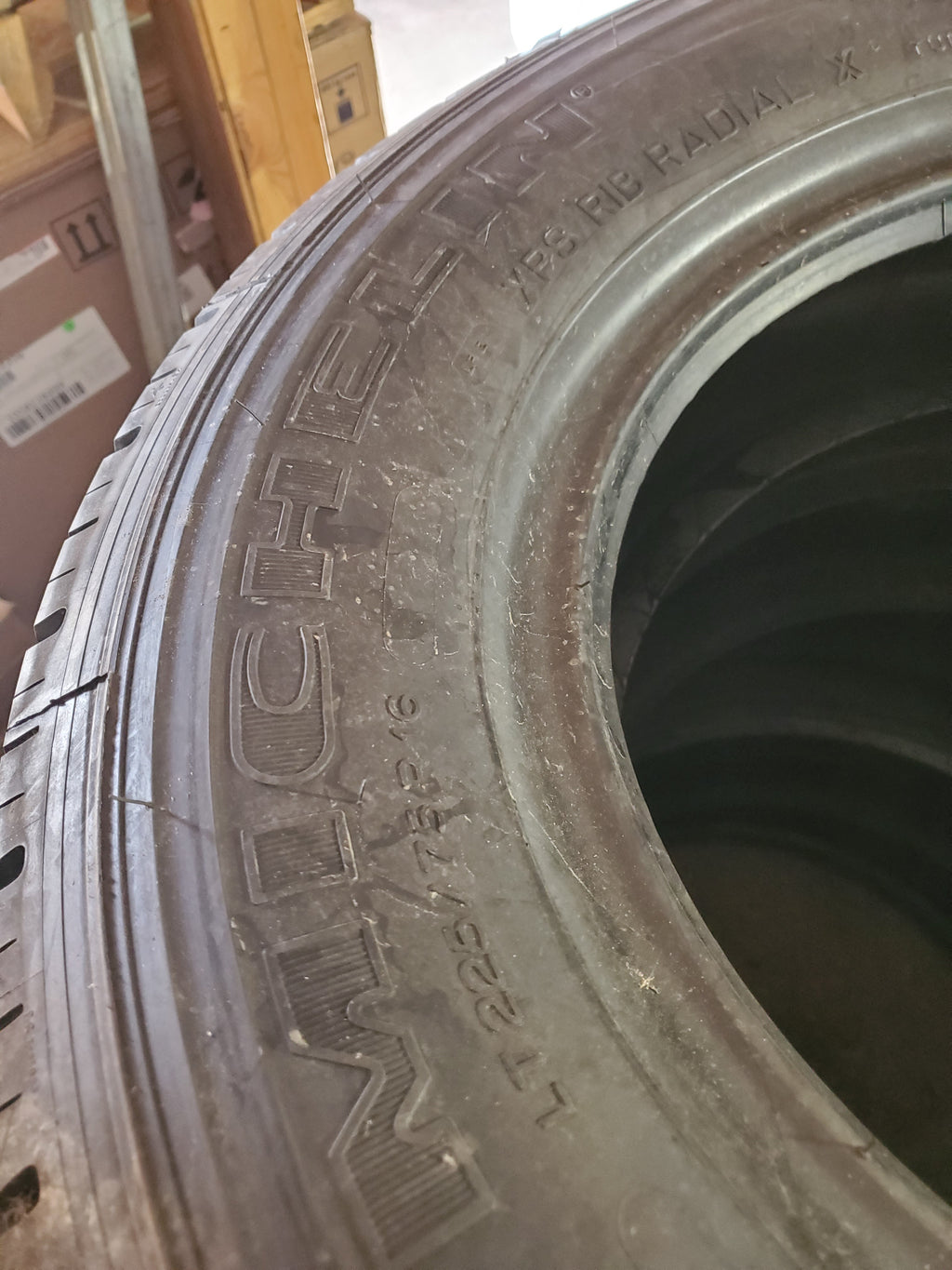MICHELIN XPS RIB BSW LT 225 75 16 115Q 10PLY RIB TRUCK TIRE 08404