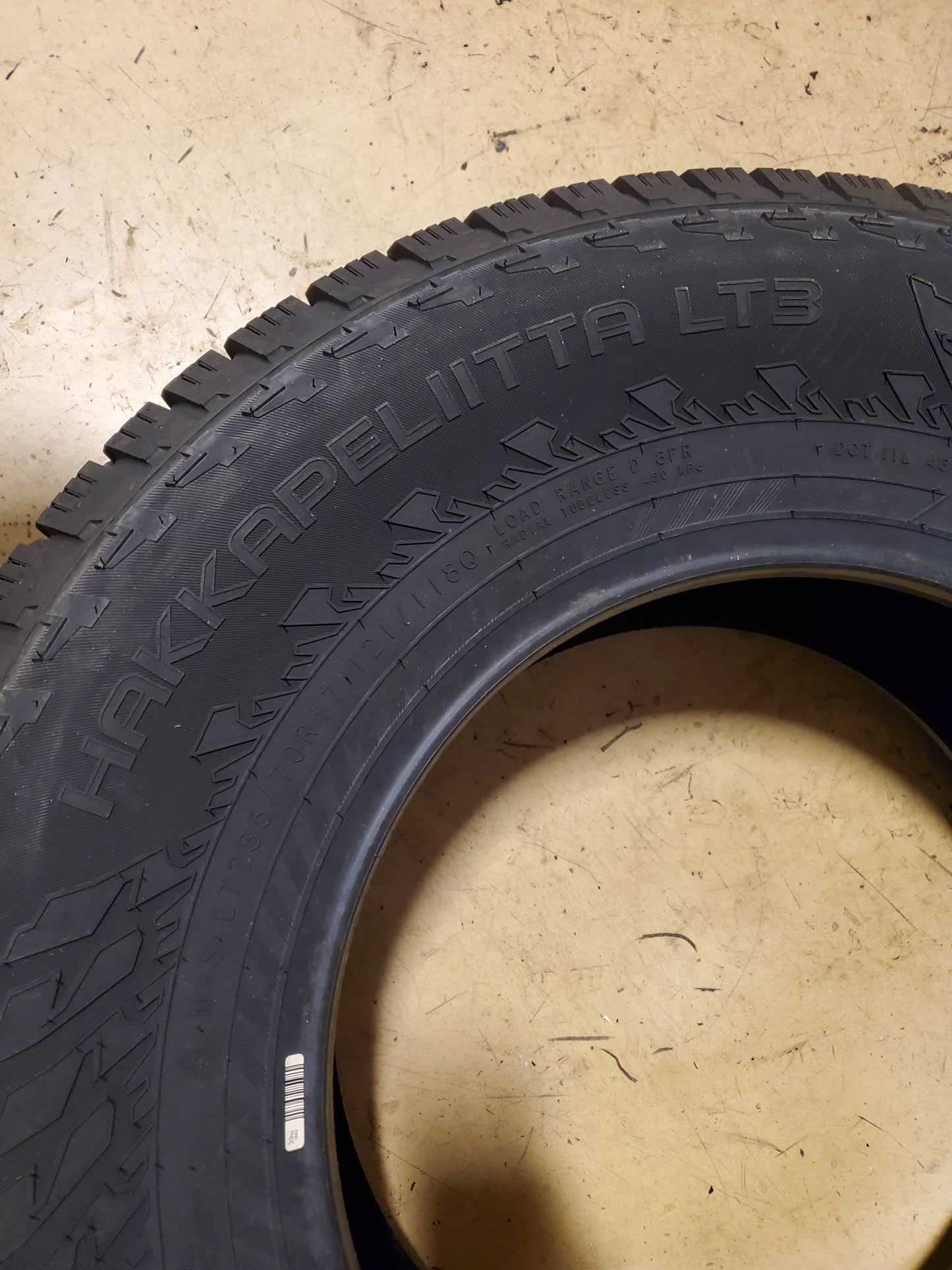 NOKIAN HAKKAPELIITTA LT3 STUDDED LT 285 70 17 121/118Q 8PLY WINTER TIRE TS32401