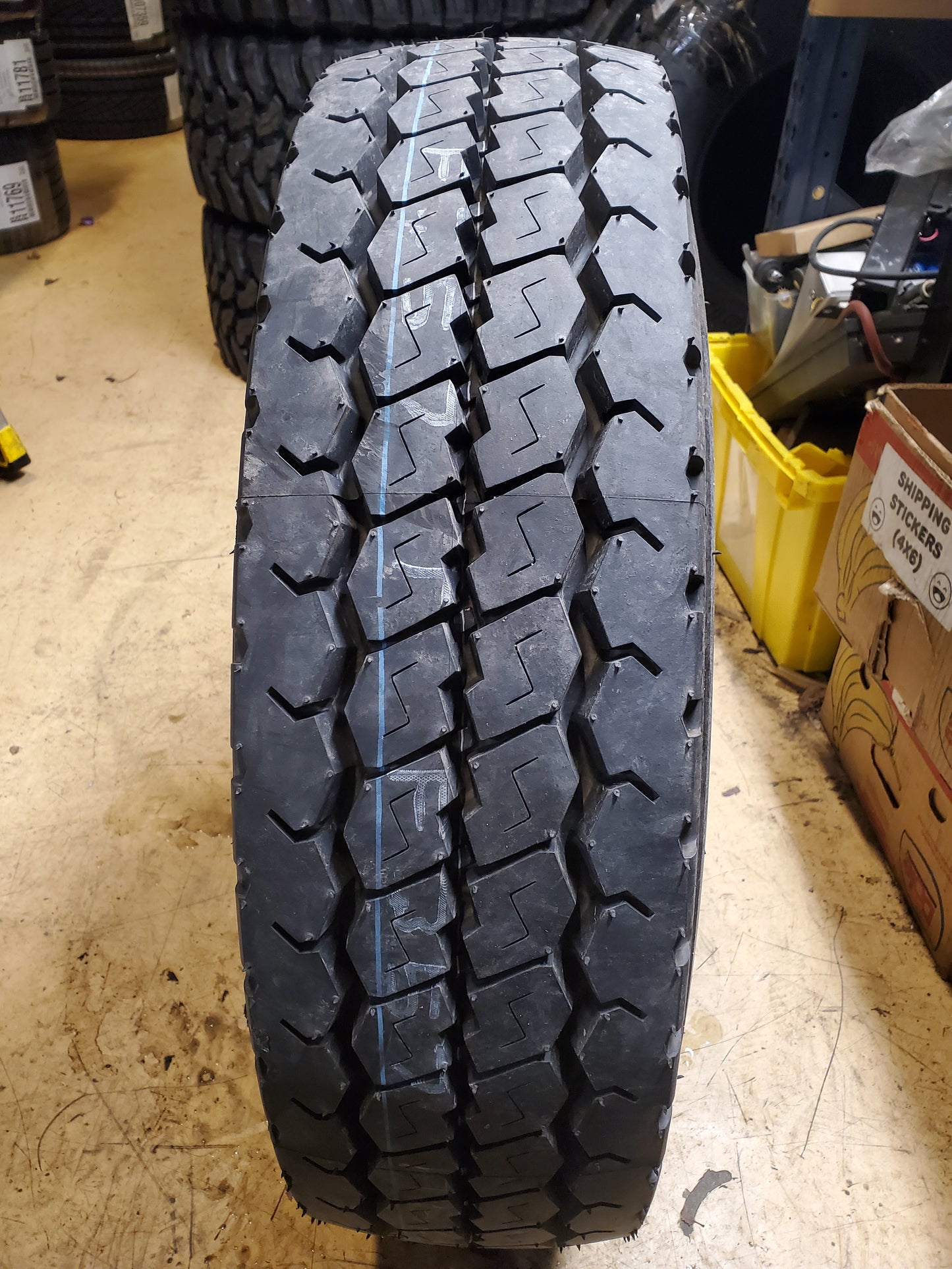 SUMITOMO ST 918 BSW  225 70 19.5 128/126M 14PLY DRIVE TIRE 5531782