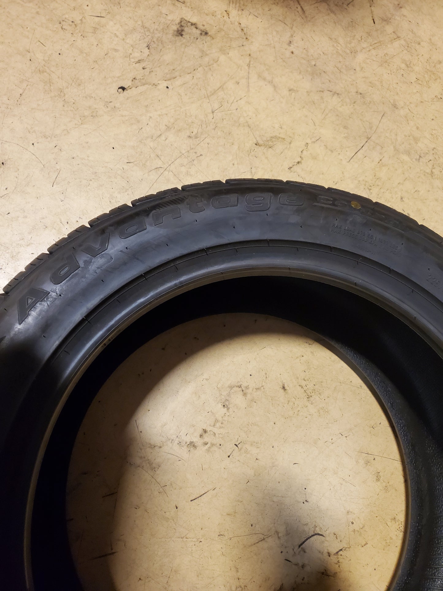 BFGOODRICH ADVANTAGE CONTROL ALL SEASON BSW P 225 50 17 94H TIRE 66078