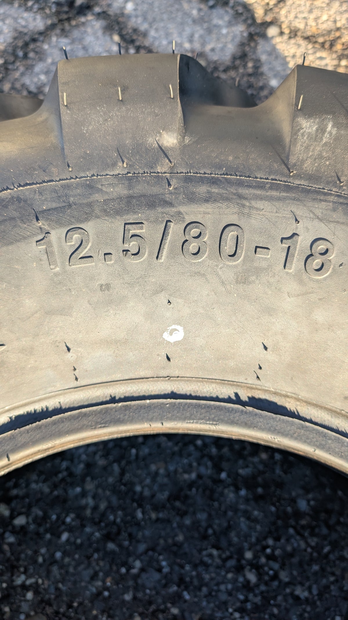 GENERAL BACKHOE XHD 126A8 BSW 12.5 80 18 10PLY INDUSTRIAL TIRE 1270586