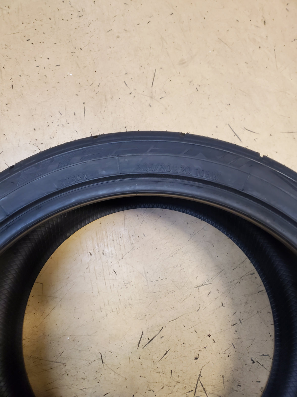 NITTO NT555RII BSW P 305 30 20 103W XL RACING TIRE 108560