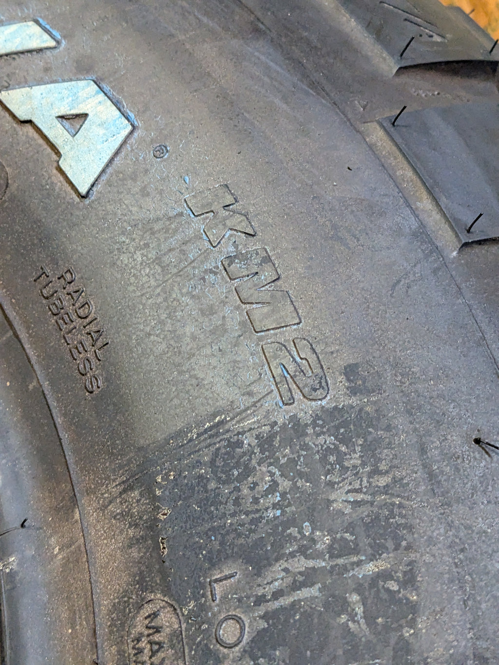 NOS BFGOODRICH MUD TERRAIN T/A KM2 RWL LT 35 12.5 17 121R LRD 8PLY TIRE 38371 MUD TERRAIN