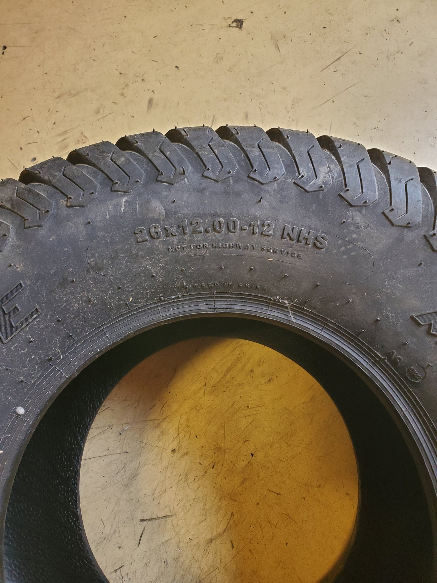 CARLISLE MULTI TRAC C/S BSW 26 12 12 4PLY LAWN TIRE 574377