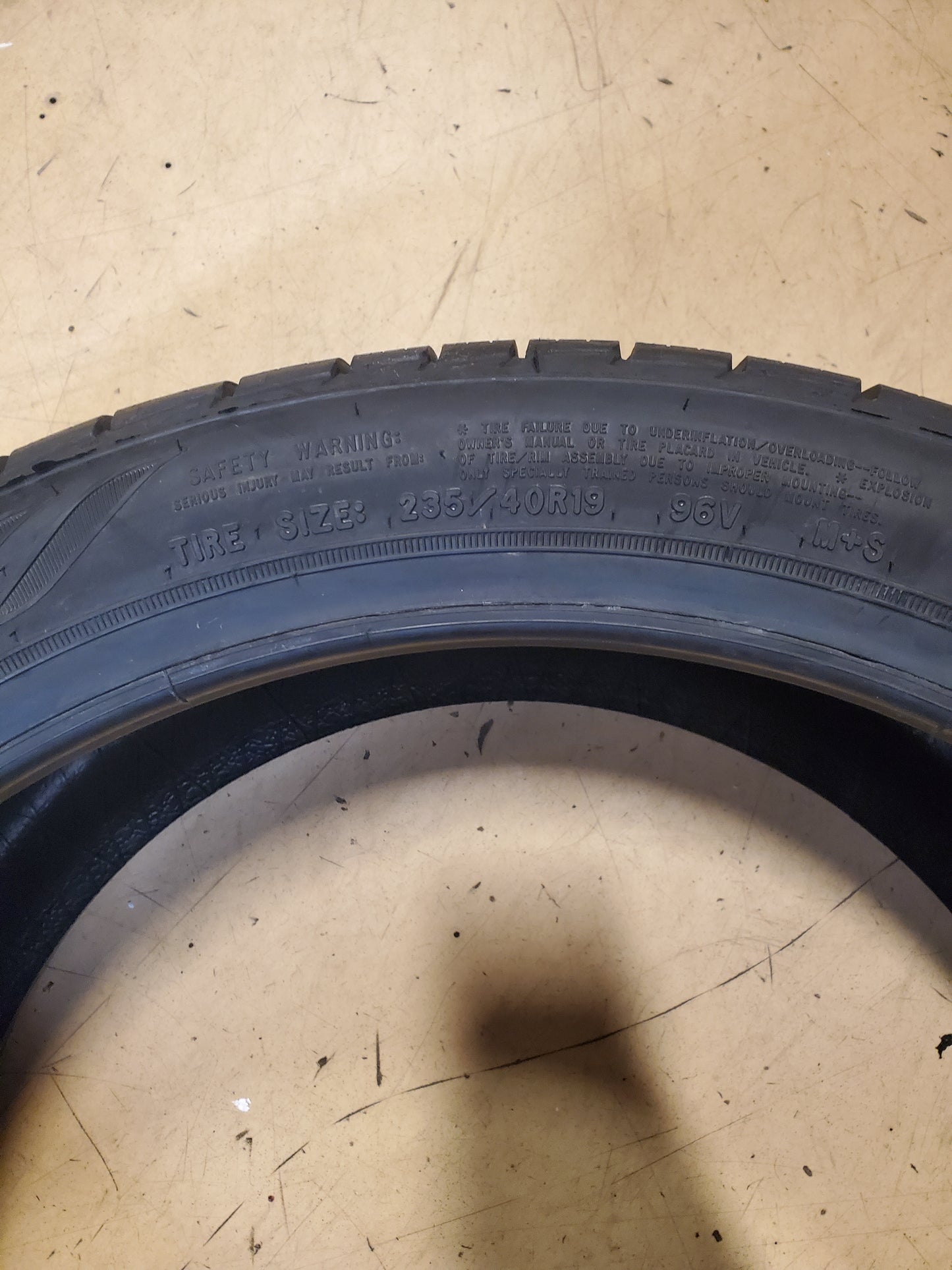 GOODYEAR ASSURANCE MAXLIFE BSW P 235 40 19 96V XL ALL SEASON TIRE 110918545