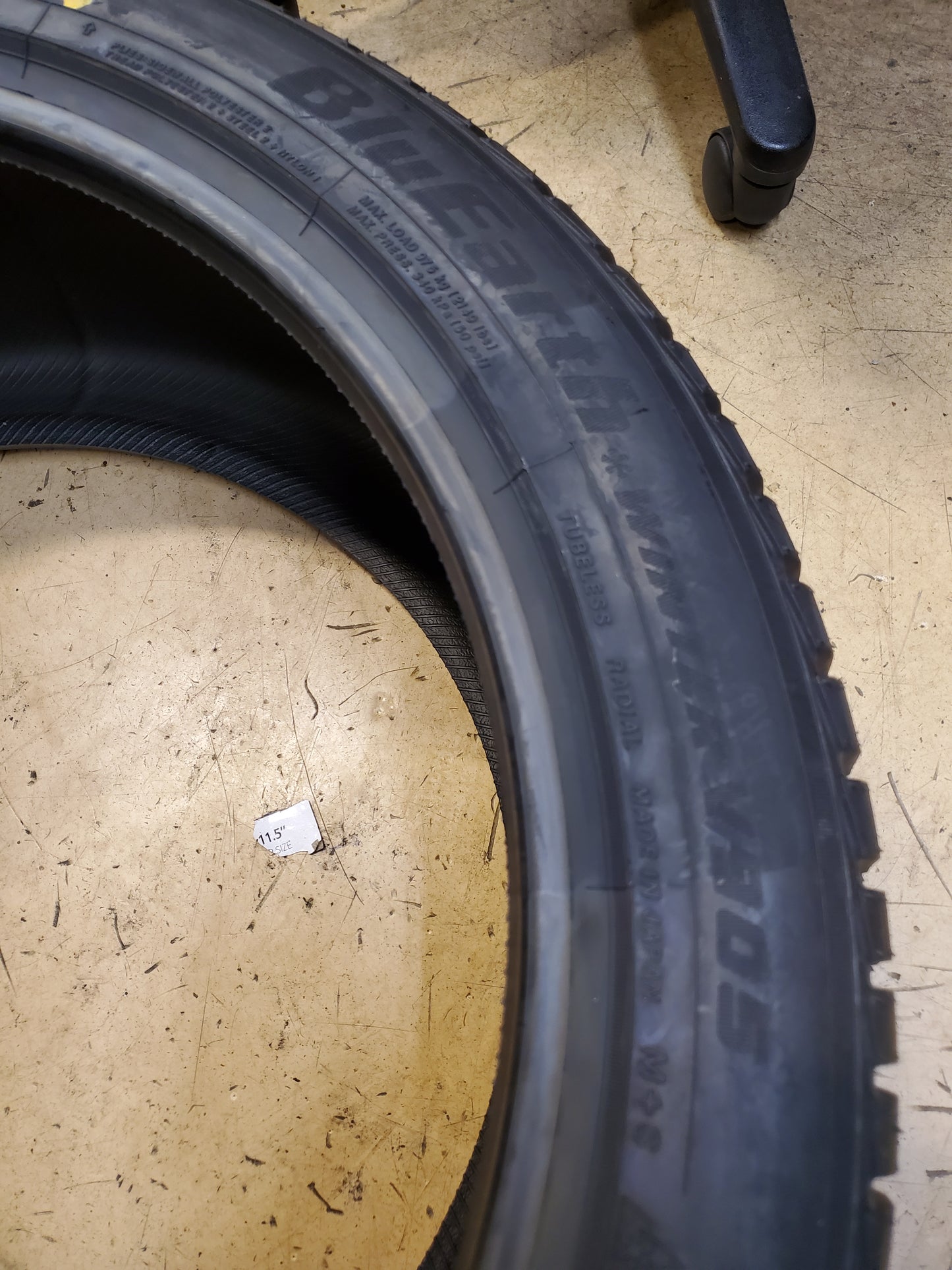 YOKOHAMA BLUEARTH WINTER V905 BSW P 275 40 21 107W XL WINTER TIRE 110190674