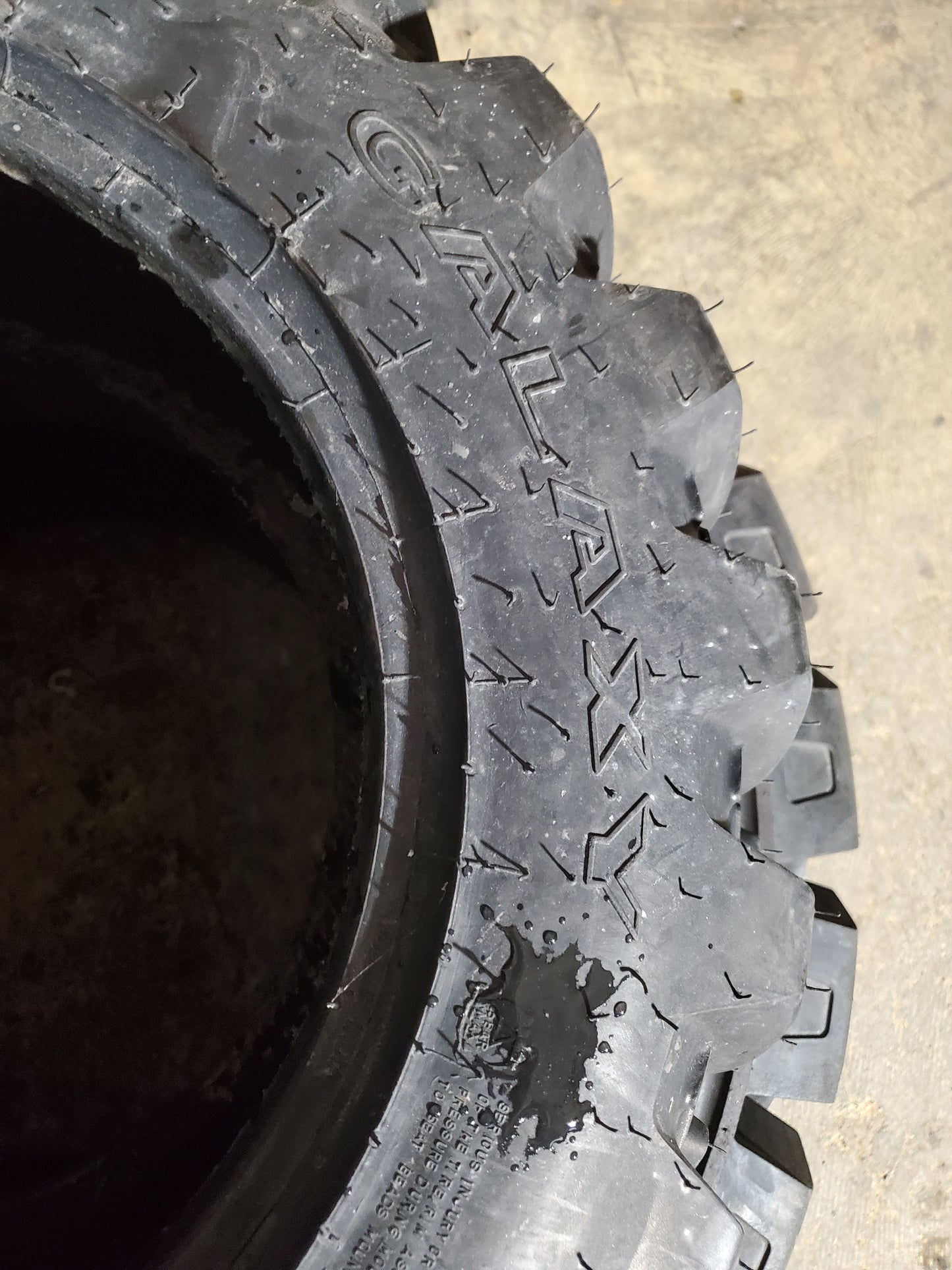 NOS GALAXY MARATHONER R4 BSW  25 8.50 14 016A2 6PLY FORKLIFT TIRE 102103
