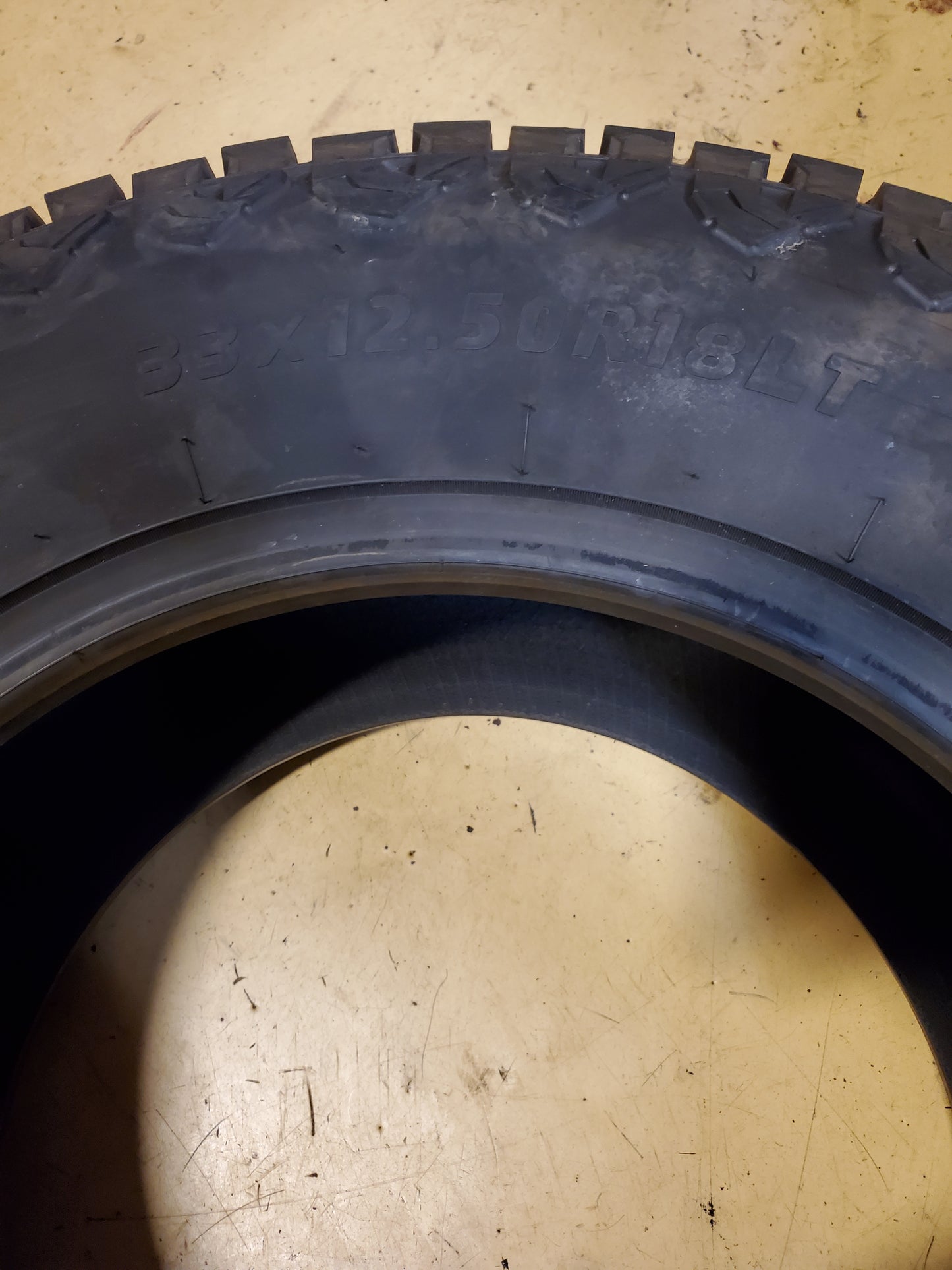 BLACKHAWK RIDGECRAWLER A/T LT 33 12.5 18 118S 10PLY ALL TERRAIN TIRE 4120878V