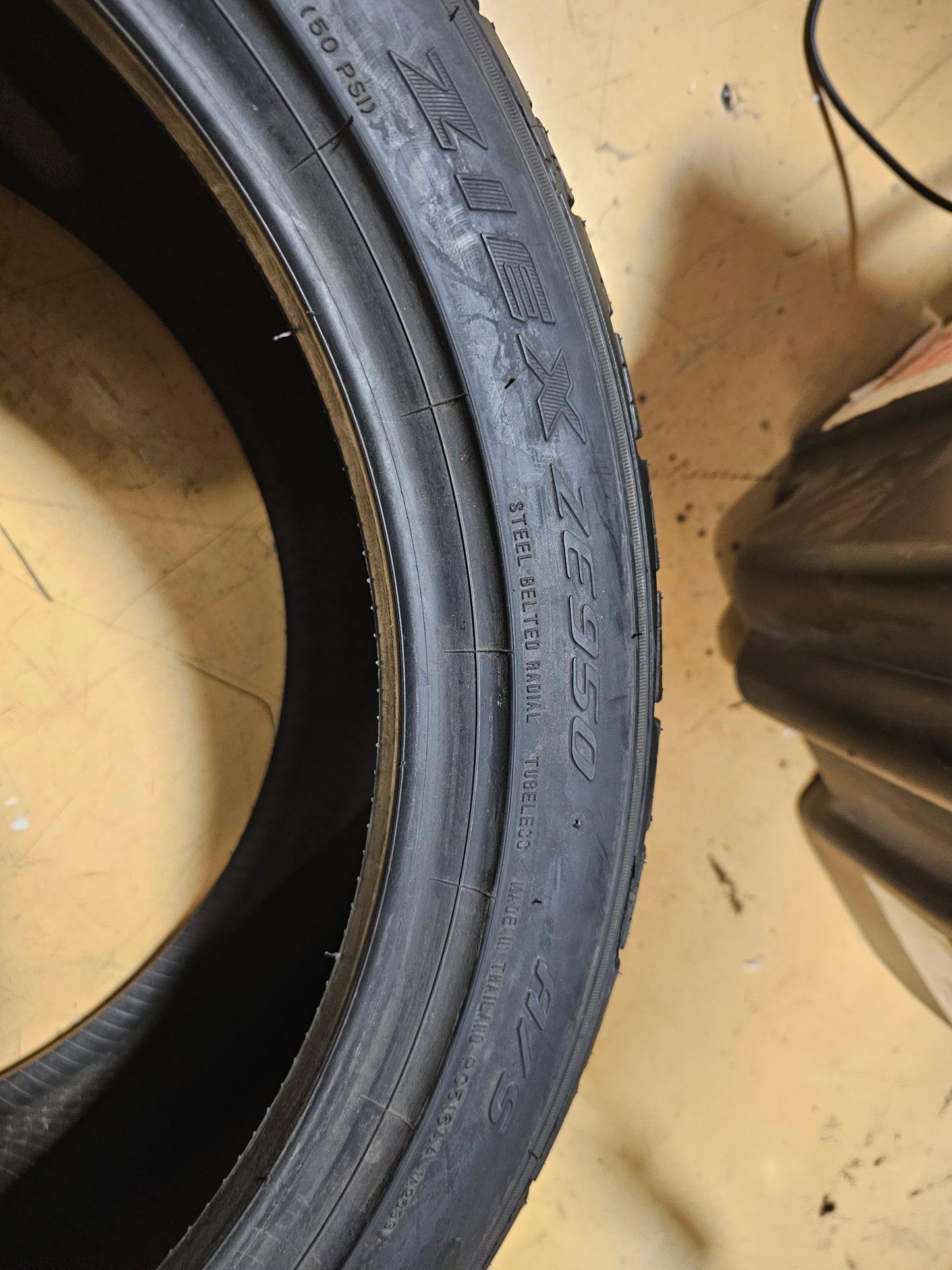 2 NOS FALKEN ZIEX ZE950 A/S P 255 40 18 99W XL ALL SEASON TIRES 28953844