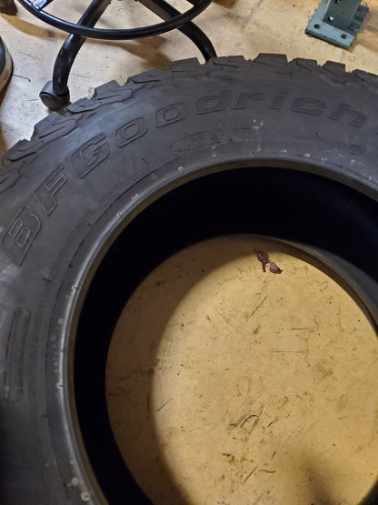 BFGOODRICH ALL TERRAIN T/A KO2 BSW LT 37 13.5 20 127R 10PLY TIRE 23101