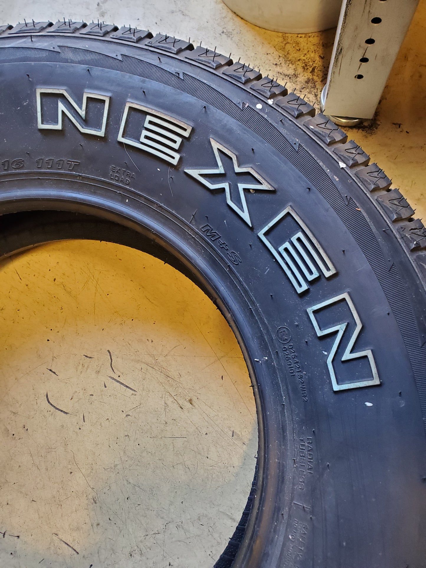 NOS NEXEN ROADIAN HTX RH5 OWL P 245 70 16 111T XL HIGHWAY TIRE 14397NXK