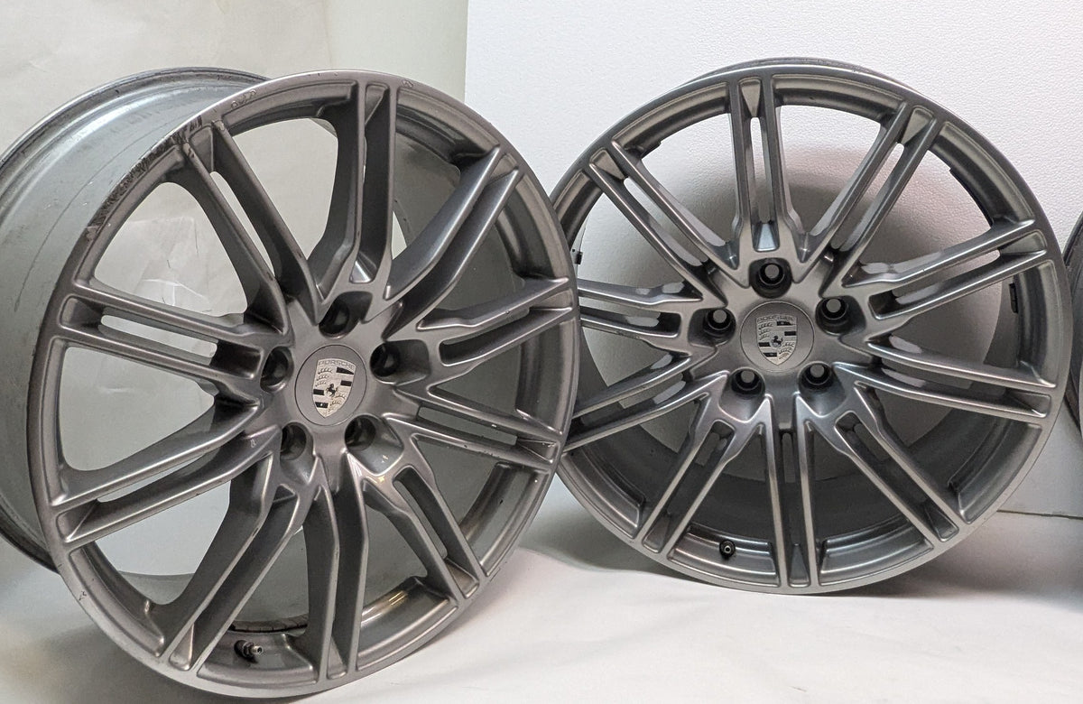 4 USED GENUINE PORSCHE CAYENNE 21X10 ET 60 5LUG SILVER WHEELS 7P5.601.025.H