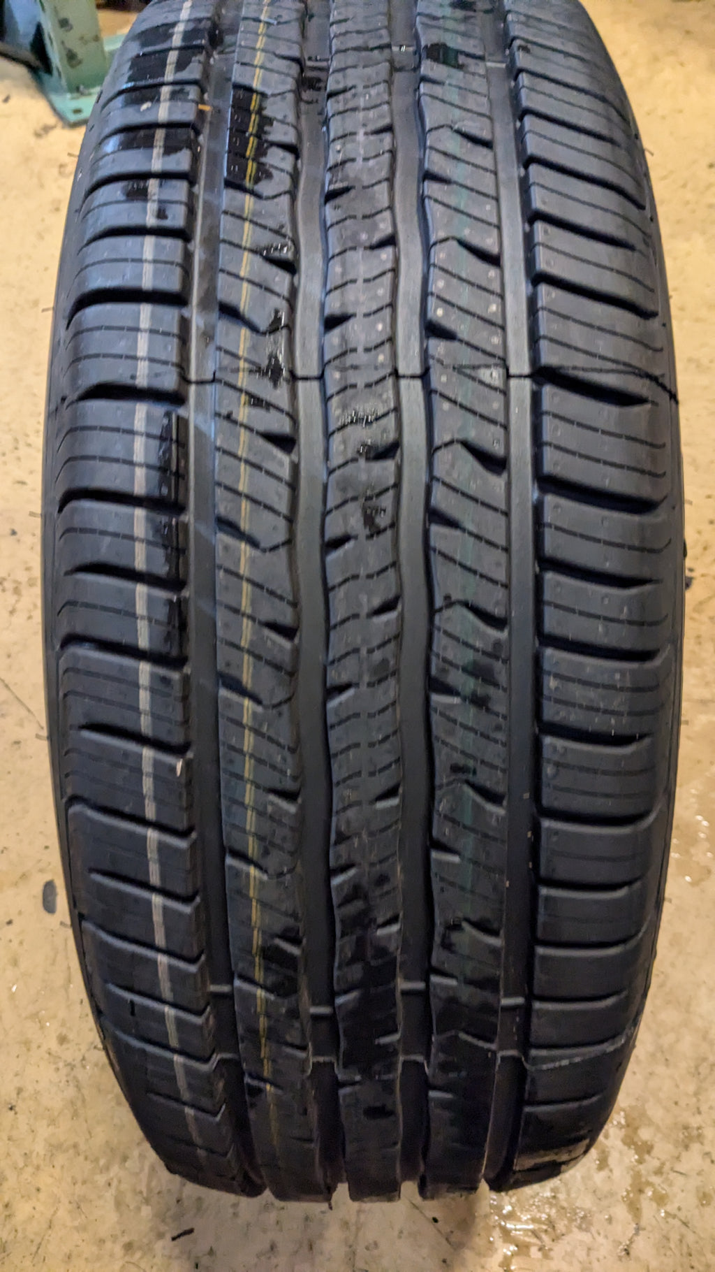 BFGOODRICH ADVANTAGE CONTROL BSW P 225 55 18 98V ALL SEASON TIRE 60675