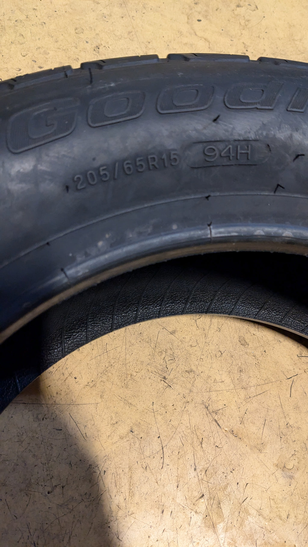 NOS BFGOODRICH ADVANTAGE T/A SPORT BSW P 205 65 15 94H PERFORMANCE TIRE 21777