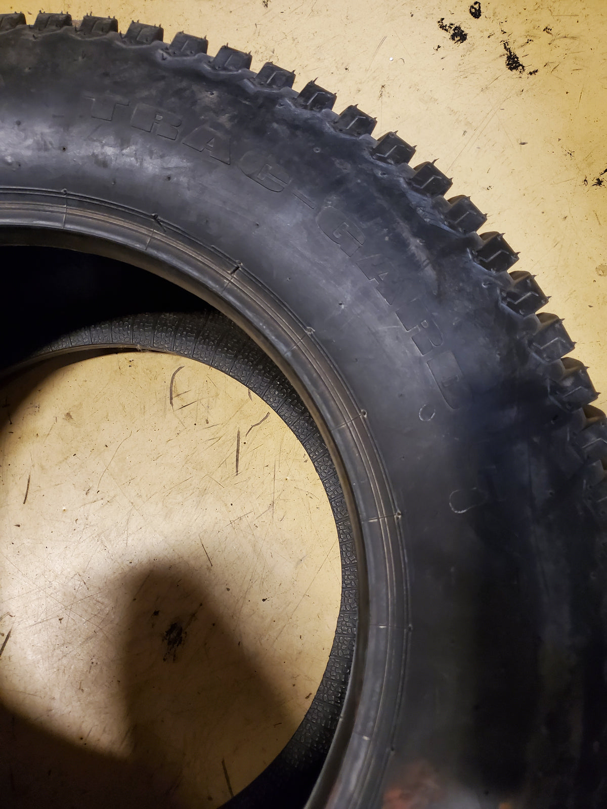 NOS TRAC GARD C/T BSW 27 10.5 15 8PLY LAWN TIRE 27250003TR