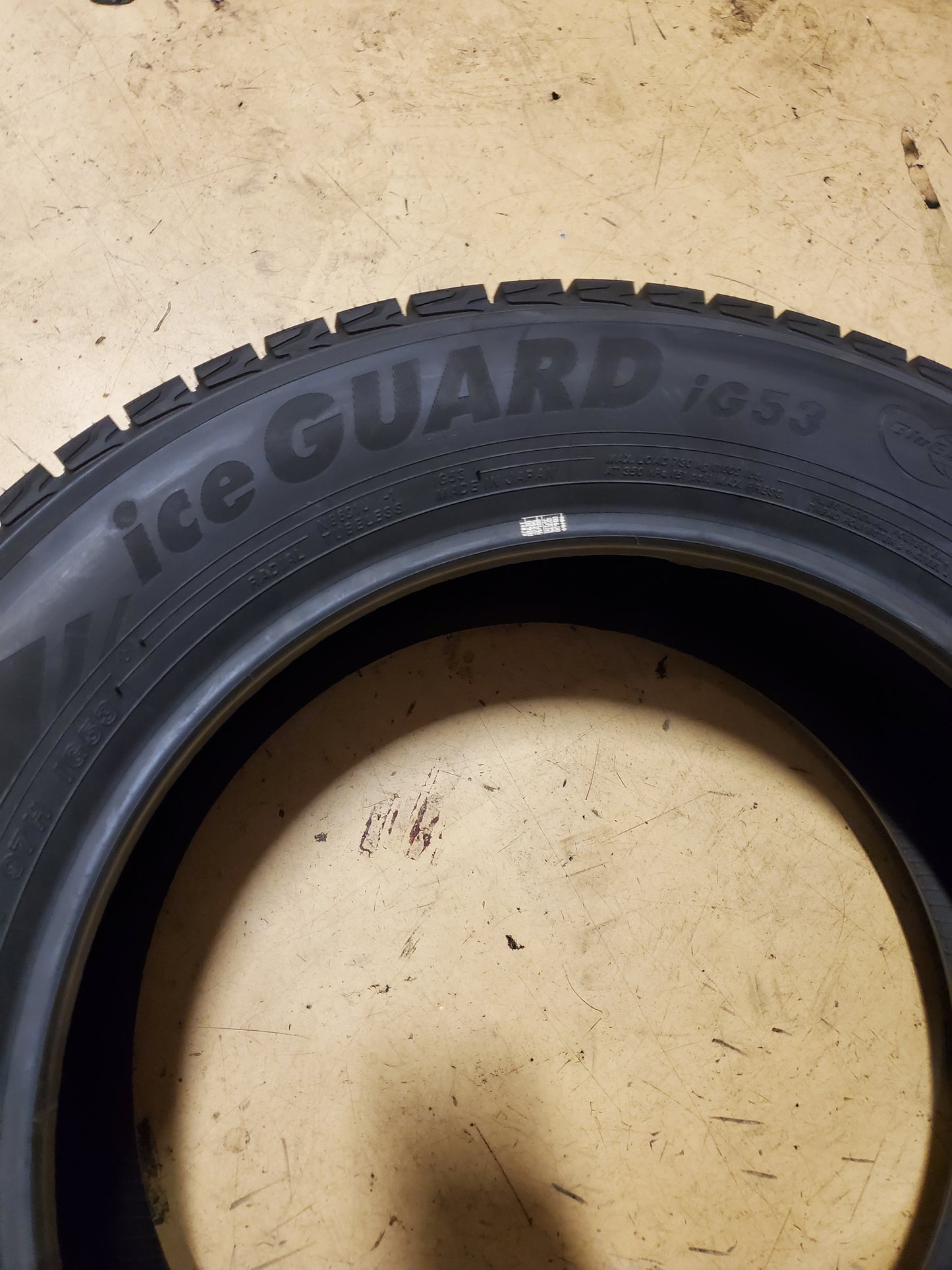 YOKOHAMA ICE GUARD STUDLESS IG53 BSW P 225 55 17 97H WINTER TIRE 110115339