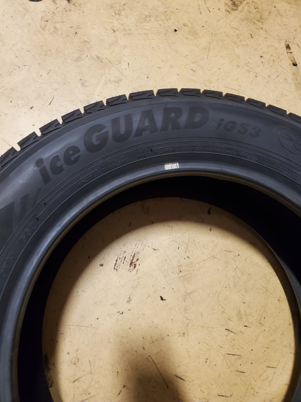 YOKOHAMA ICE GUARD STUDLESS IG53 BSW P 225 55 17 97H WINTER TIRE 110115339