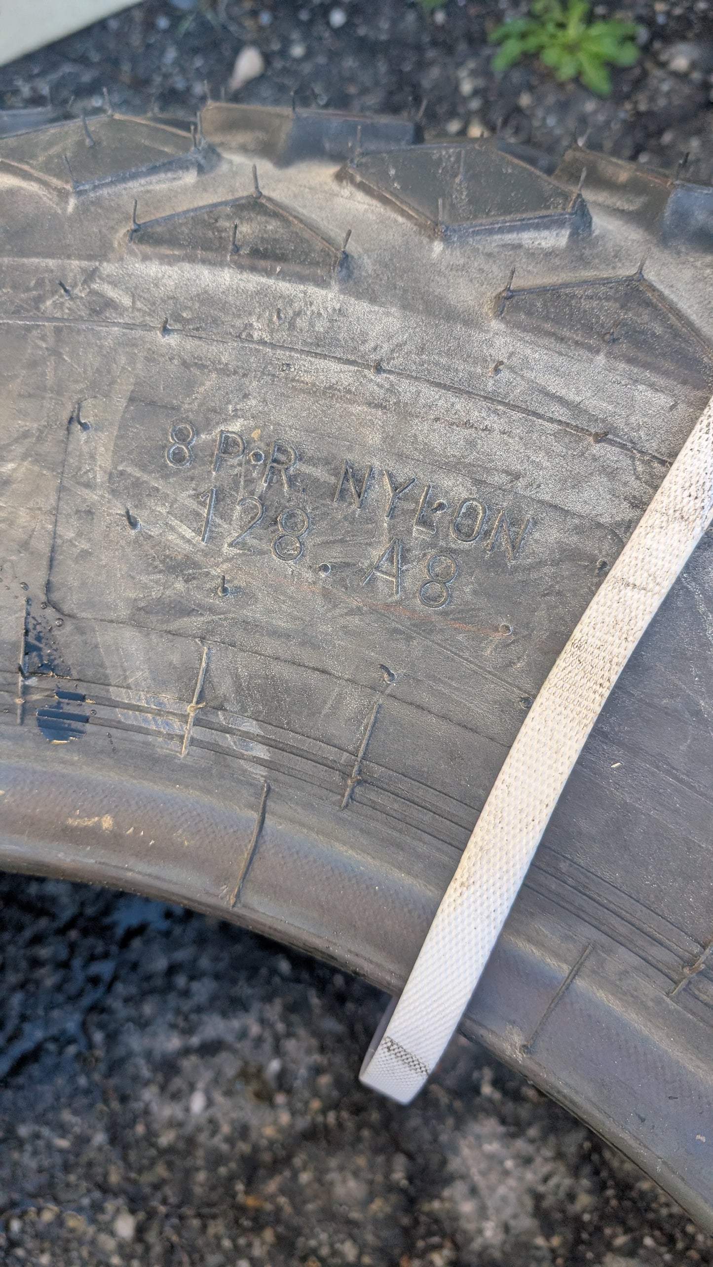 ALLIANCE NDTRACTOR 128A8 BSW 14.9 24 8PLY FARM TIRE 32903353