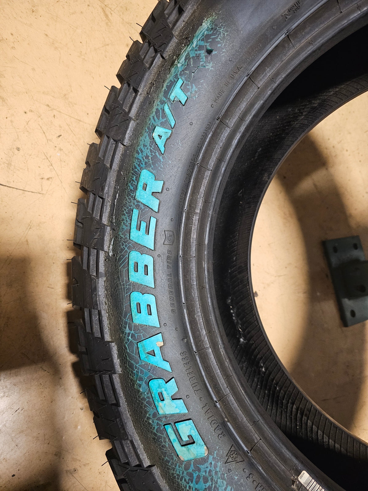 NOS GENERAL GRABBER ATX OWL  LT 275 65 18 123/120R LRE 10PLY  ALL TERRAIN TIRE 4506340000