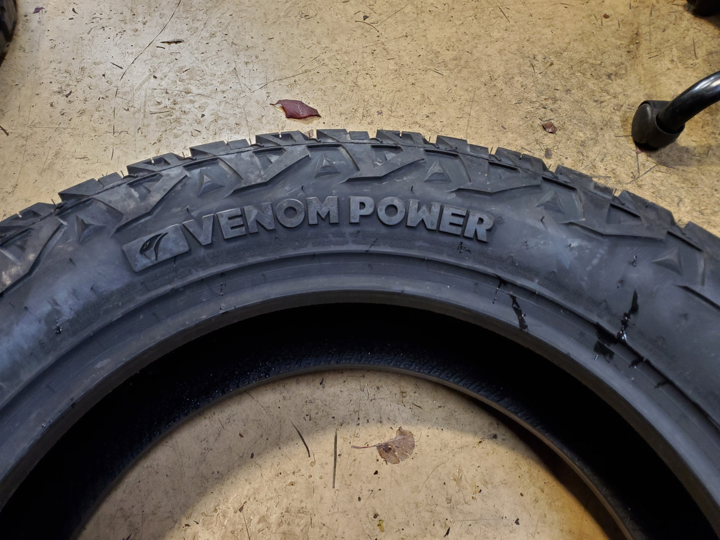 VENOM POWER TERRA HUNTER XT2 BSW LT 245 60 18 109H XL ALL SEASON TIRE VPXT203