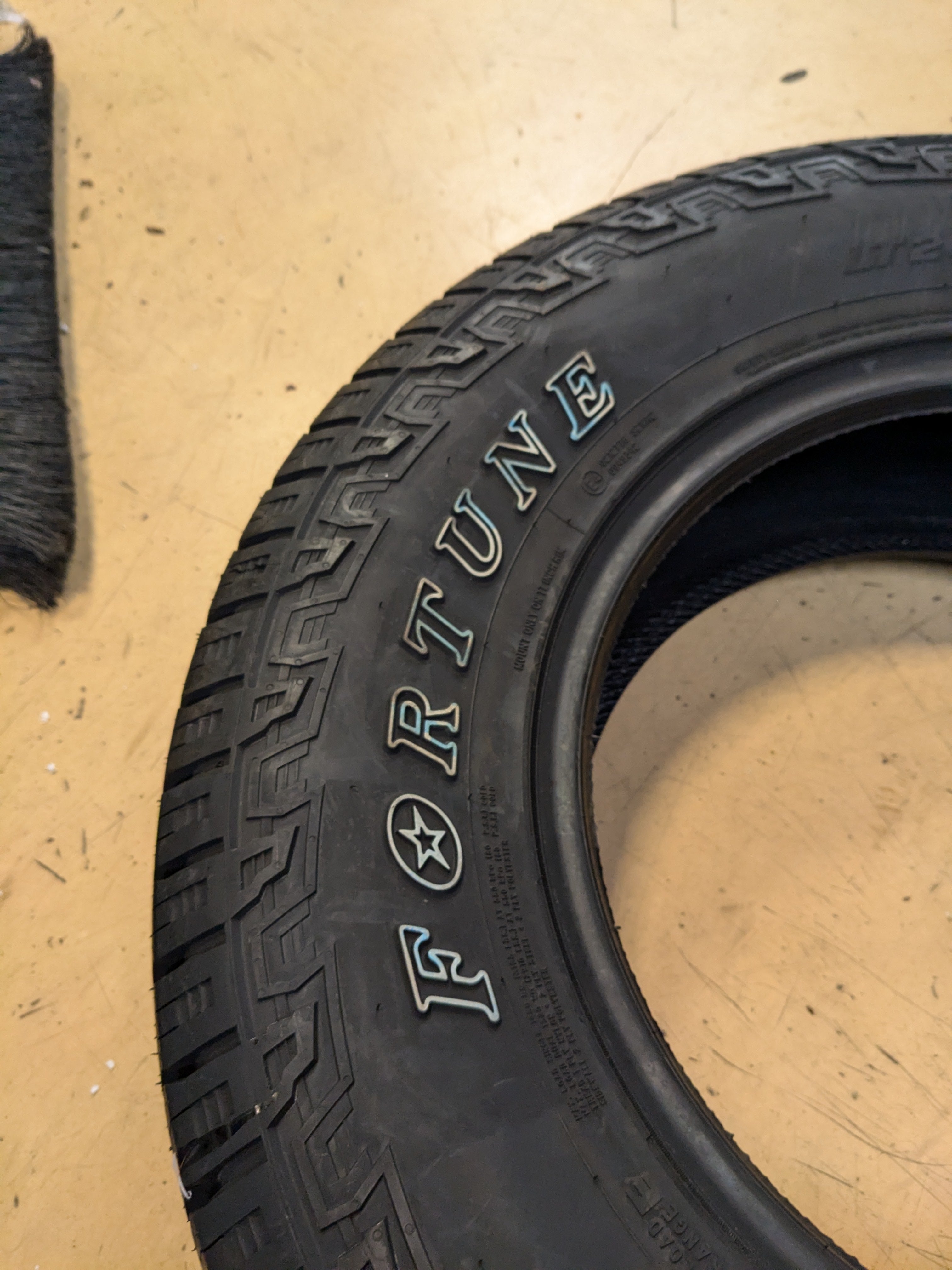 FORTUNE TORMENTA A/T FSR308 OWL LT 265 70 17 121/118S LRE 10PLY 9265030205