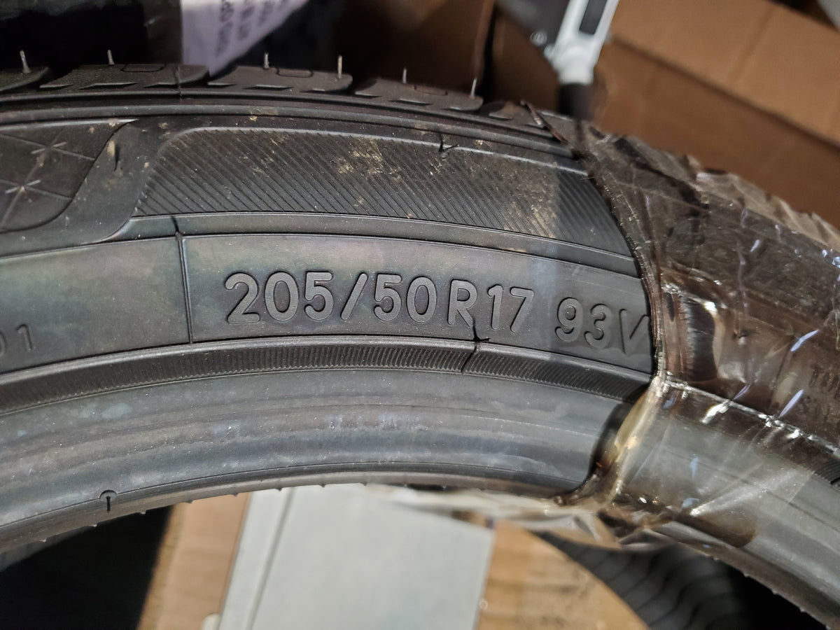 TOYO CELSIUS BSW P 205 50 17 93V ALL SEASON TIRE 128890