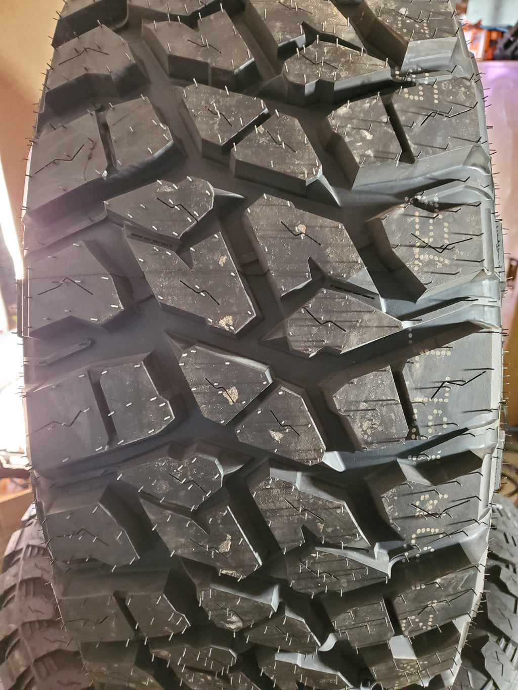 LANDSPIDER WILDTRAXX M/T BSW LT 33 12.5 15 108Q 6PLY MUD TIRE EMT002