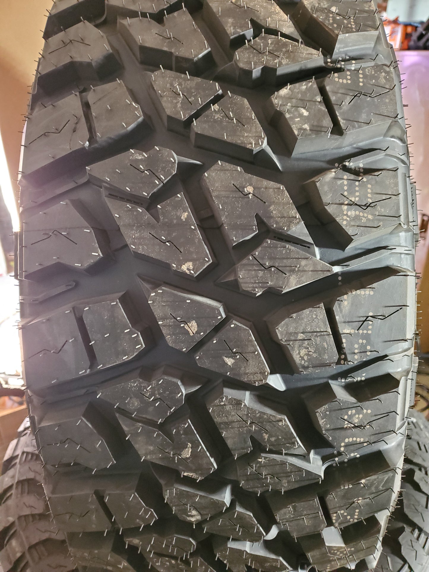 LANDSPIDER WILDTRAXX M/T BSW LT 33 12.5 15 108Q 6PLY MUD TIRE EMT002