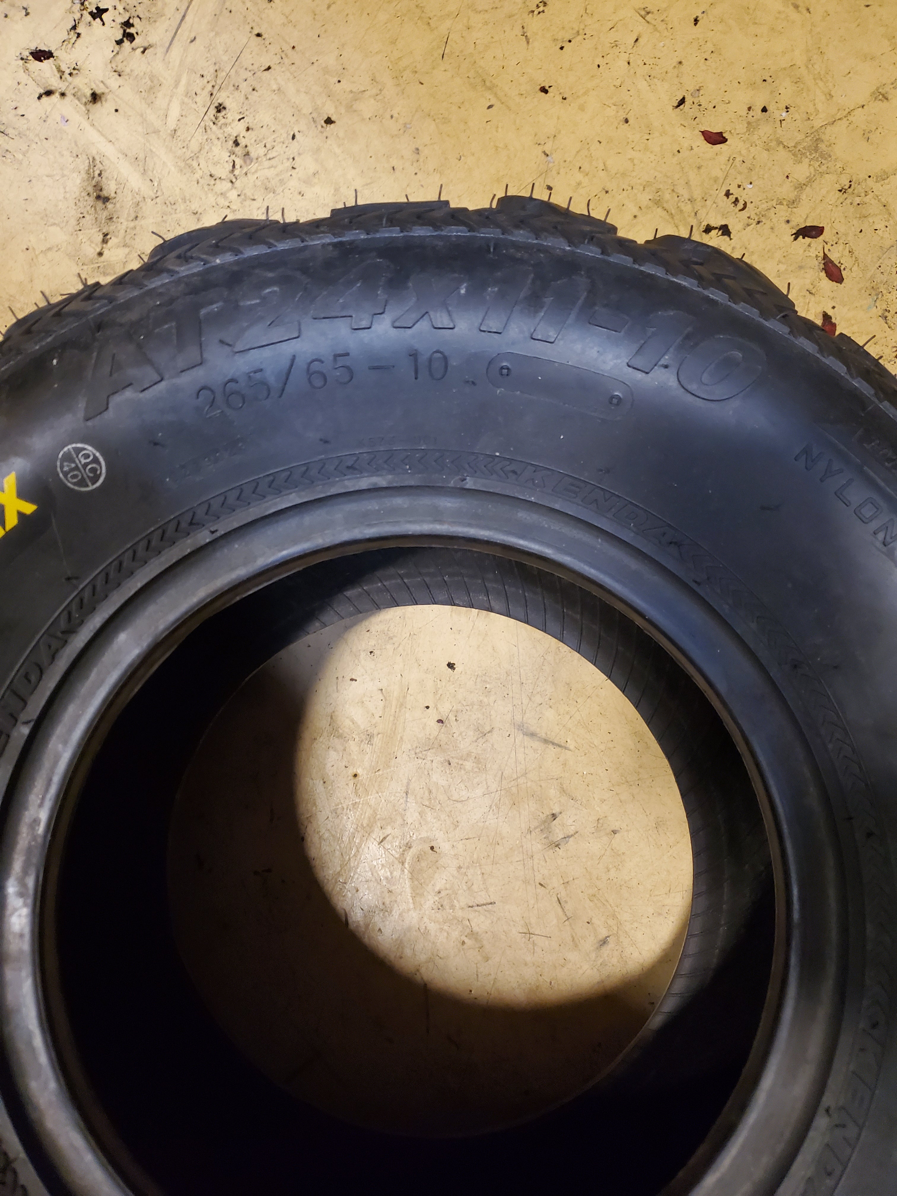 NOS KENDA BEAR CLAW EX BSW AT 24 11 10 6PLY ATV/UTV TIRE 230I2091