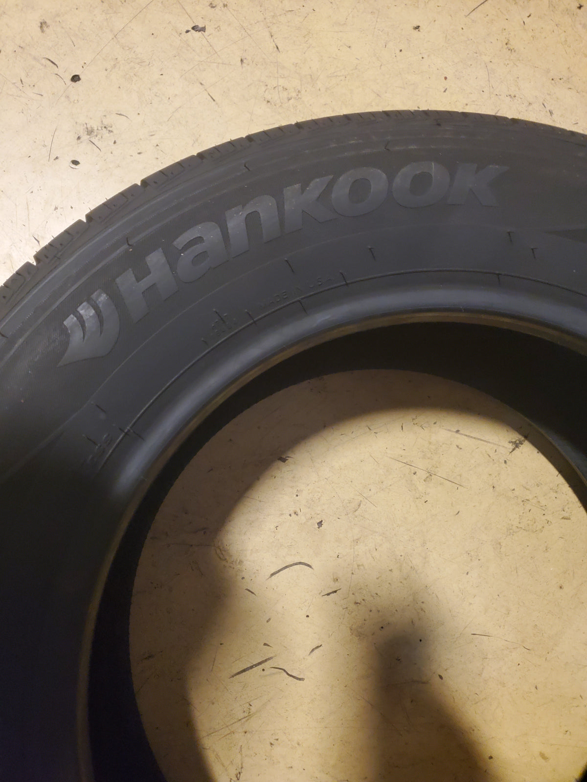 NOS HANKOOK KINERGY PT BSW P 225 60 16 98H ALL SEASON TIRE 1021387