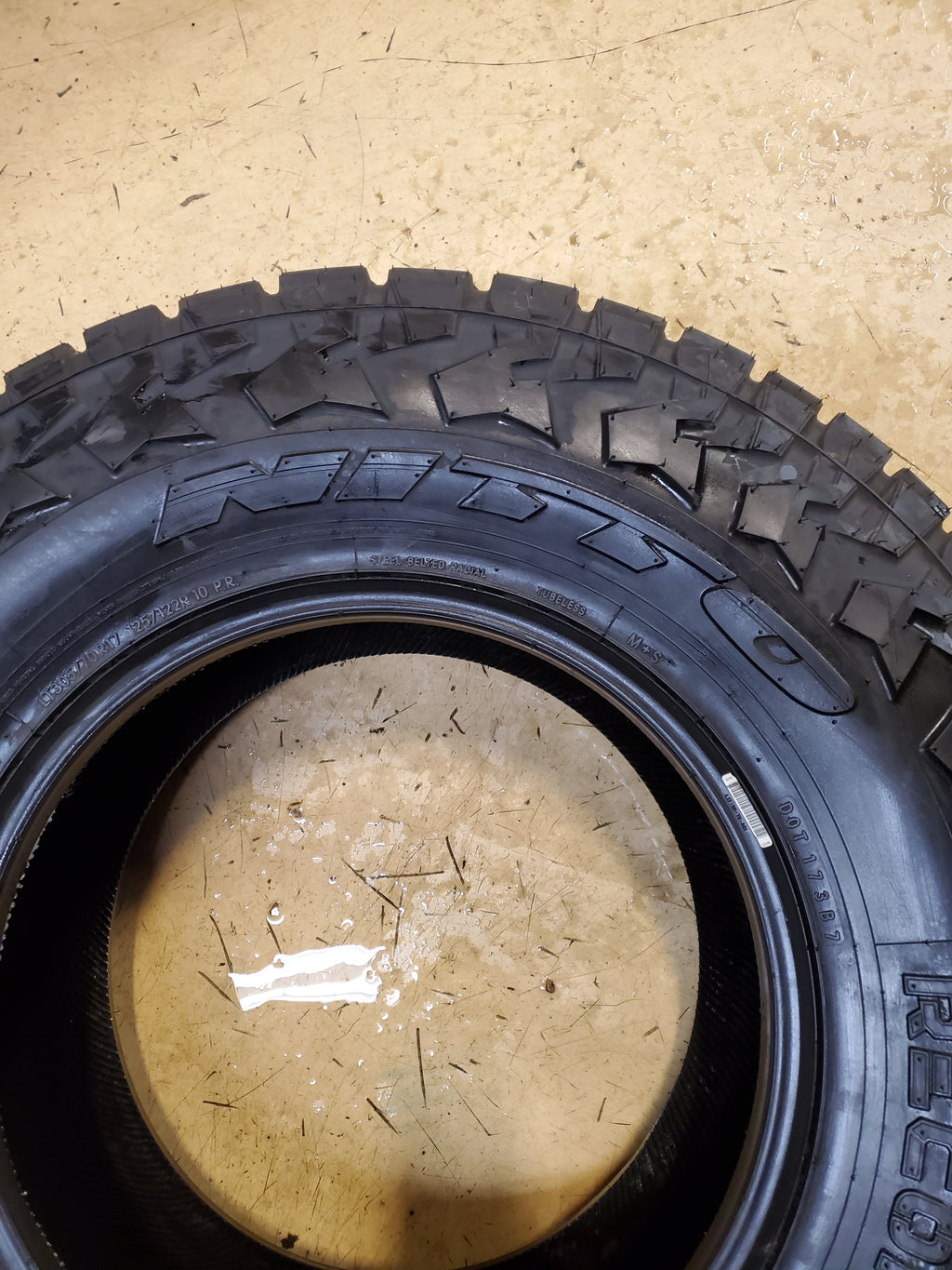 NITTO RECON GRAPPLER A/T BSW LT 305 70 17 125/122R 10PLY ALL TERRAIN TIRE 218700