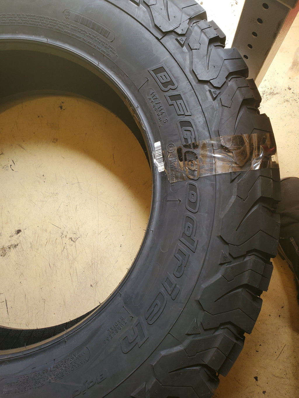 BFGOODRICH ALL-TERRAIN T/A KO2 BSW LT 255 70 18 117/114S 8PLY TIRE 70539